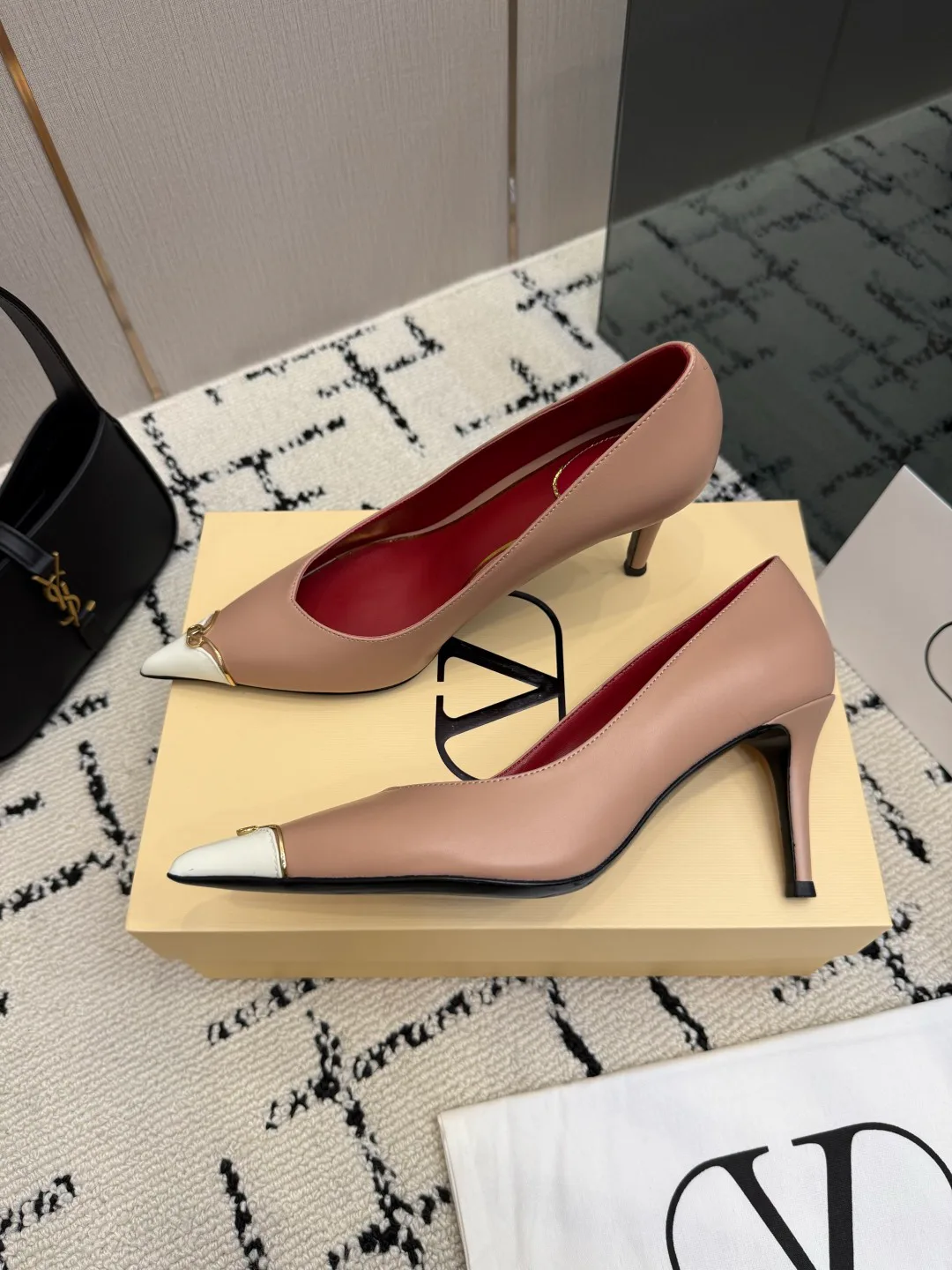 Women's Heels VALENTINO 17937557