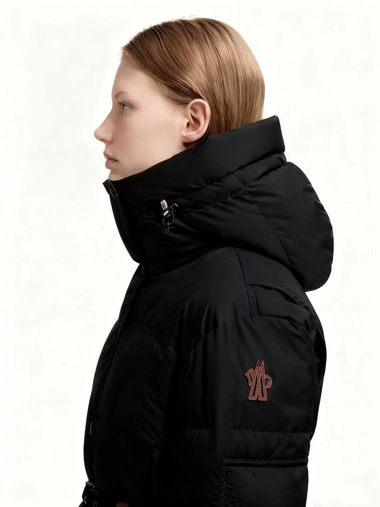 Women's Jackets And Down Jackets MONCLER 18043560