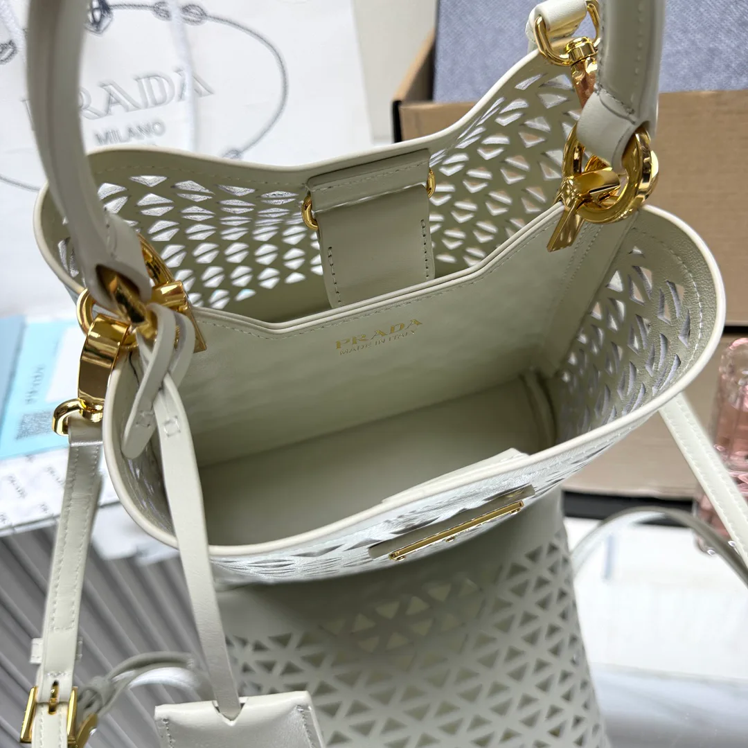 Women's Classic Handbags PRADA 18323060