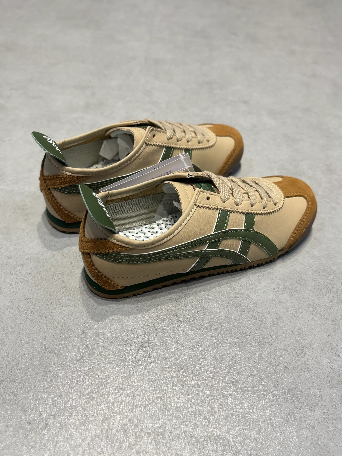 Women's Sneakers ASICS 18192628