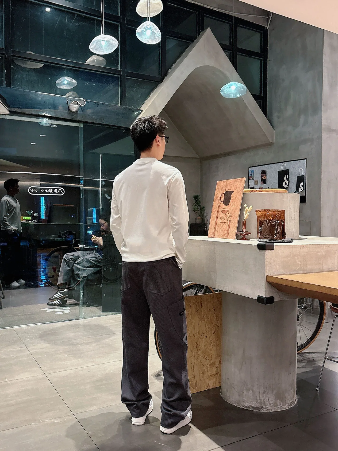 Men's Trousers LOUIS VUITTON 18340440