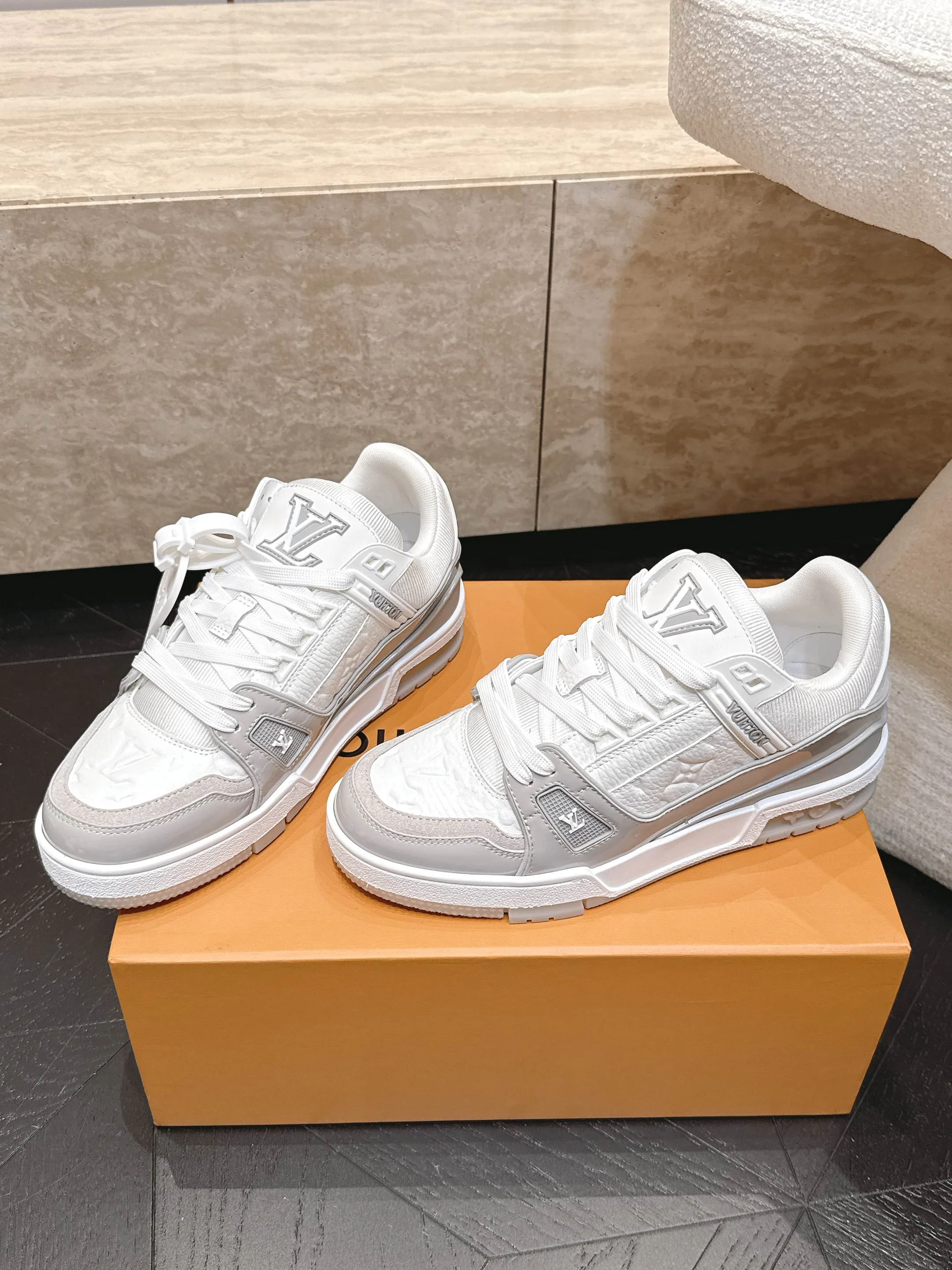 Men's Sneakers LOUIS VUITTON 17845995