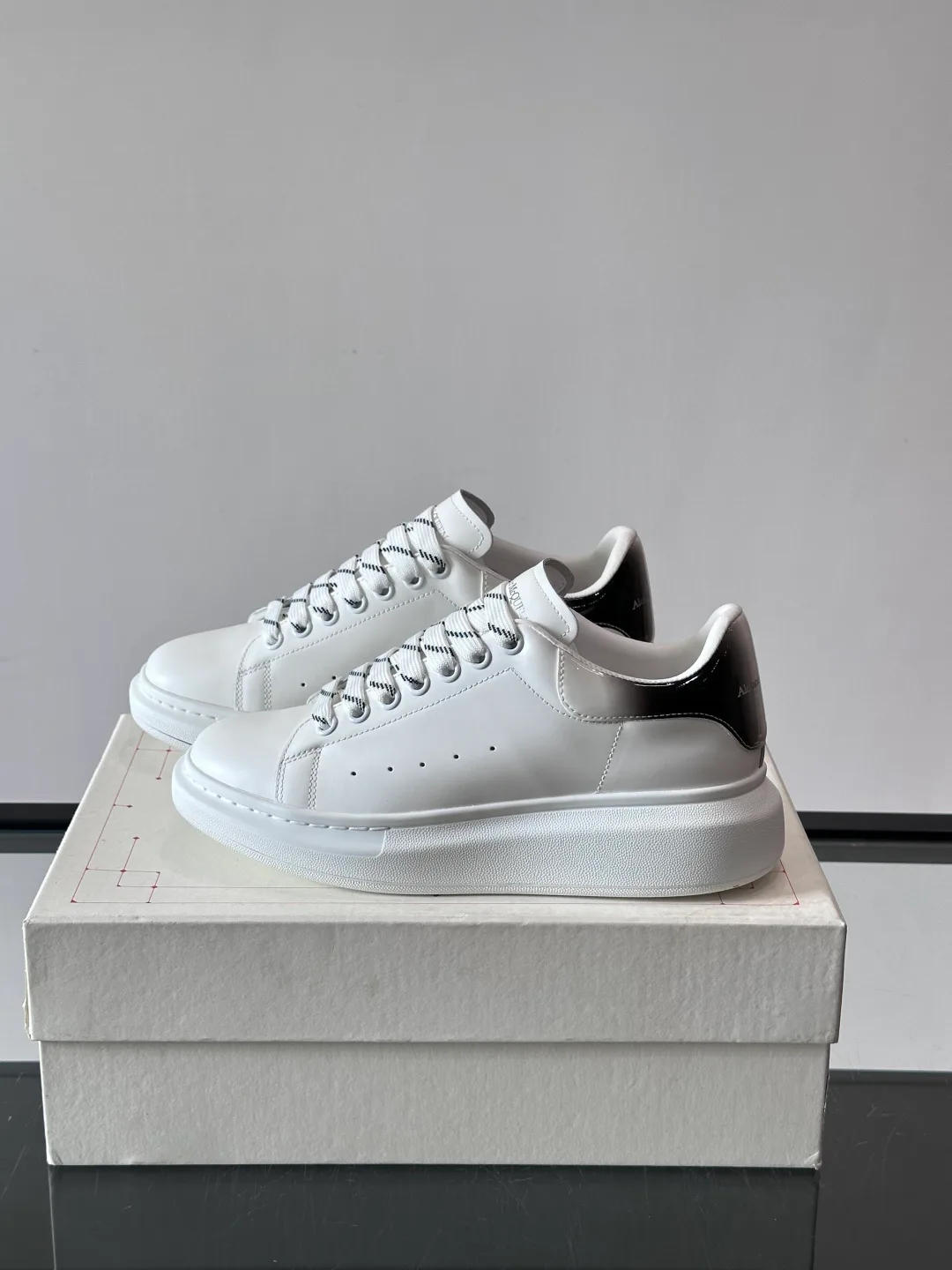 Women's Sneakers ALEXANDER MCQUEEN 17799785