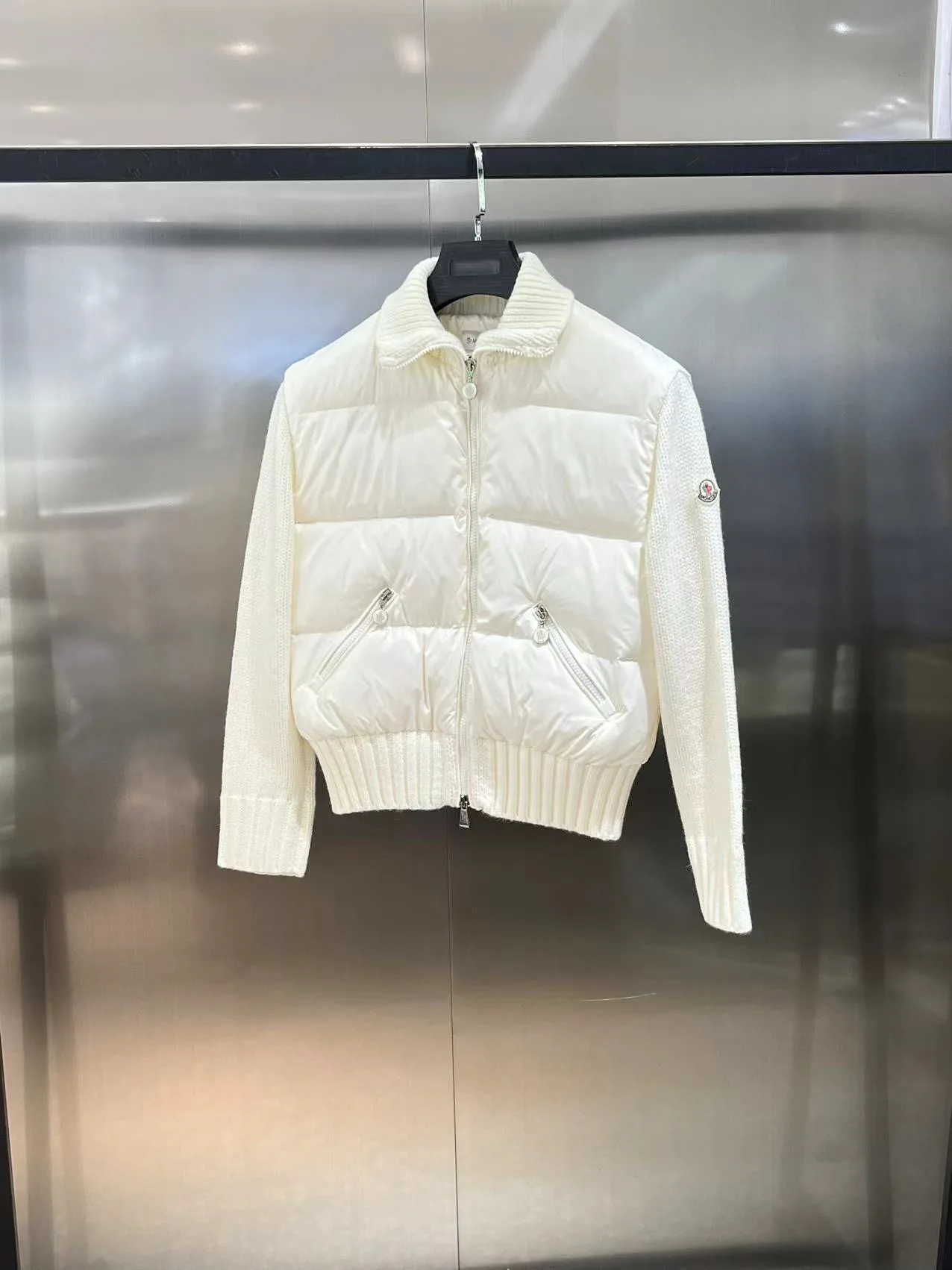 Women's Jackets And Down Jackets MONCLER 18129923