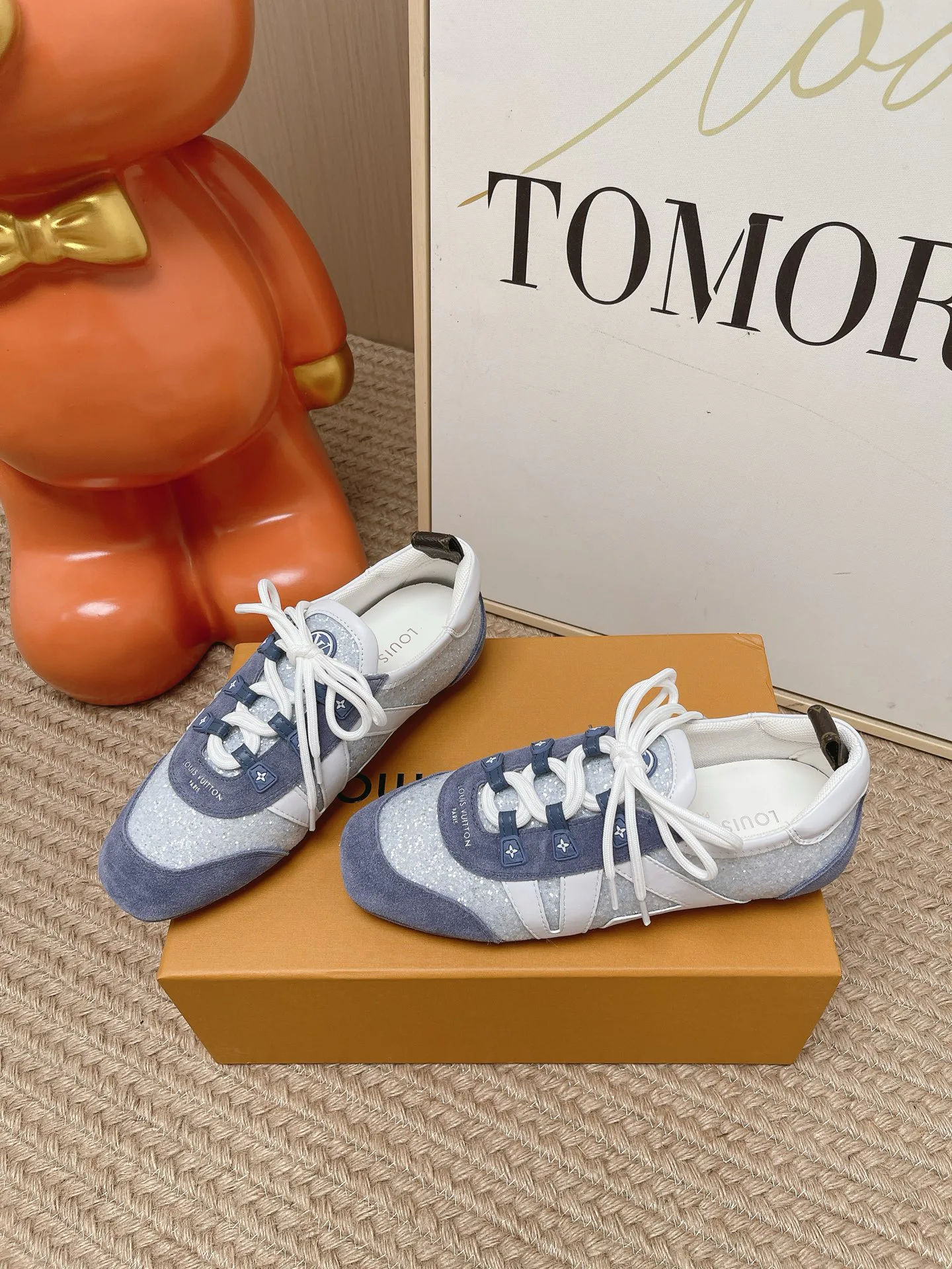 Women's Sneakers LOUIS VUITTON 17449400
