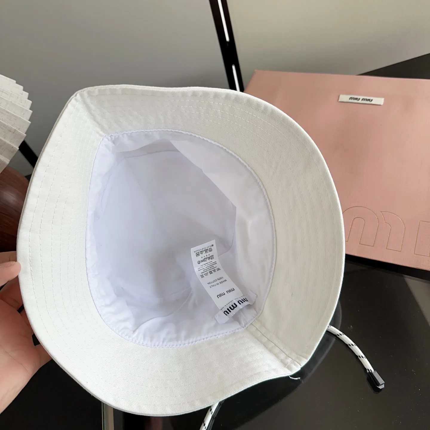 Hats MIU MIU 18105713