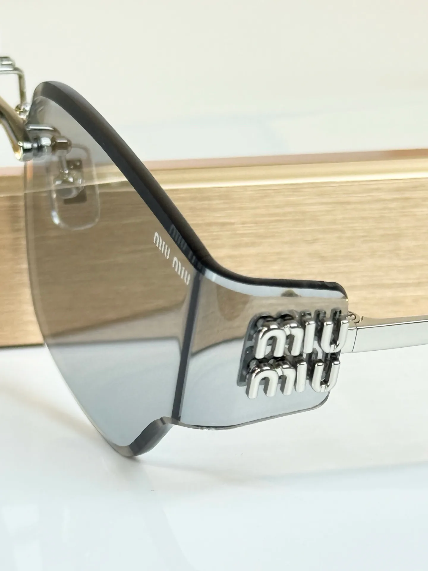 Glasses MIU MIU 18118082
