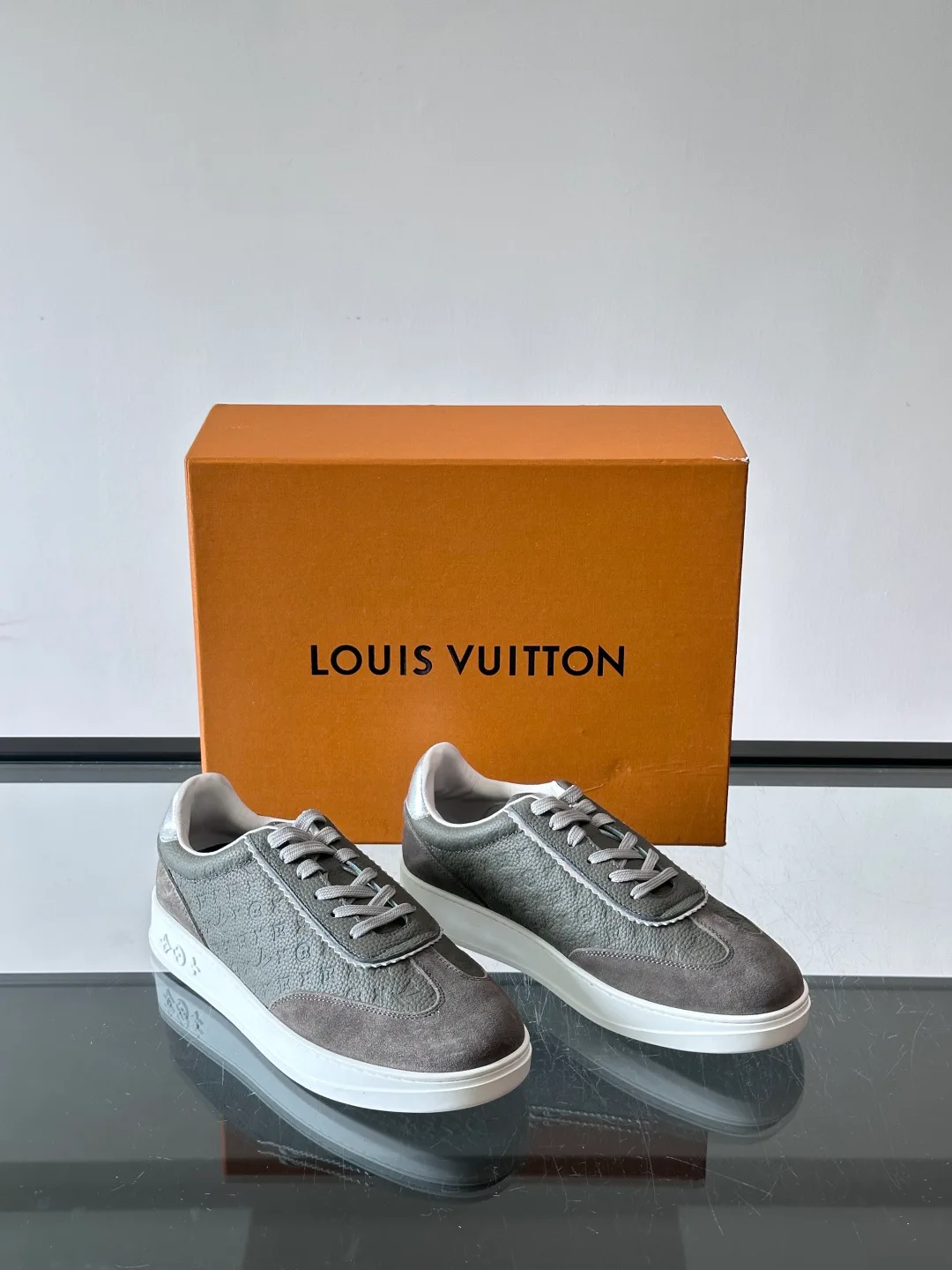 Women's Sneakers LOUIS VUITTON 17760895