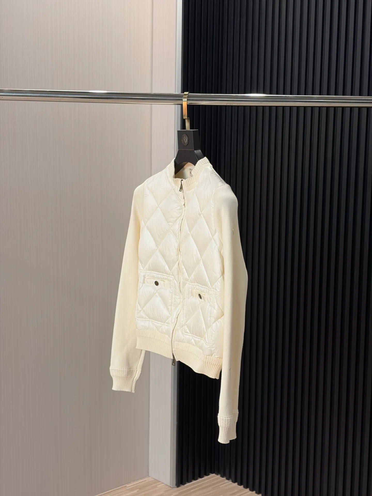 Men's Jackets And Down Jackets MONCLER 18231144