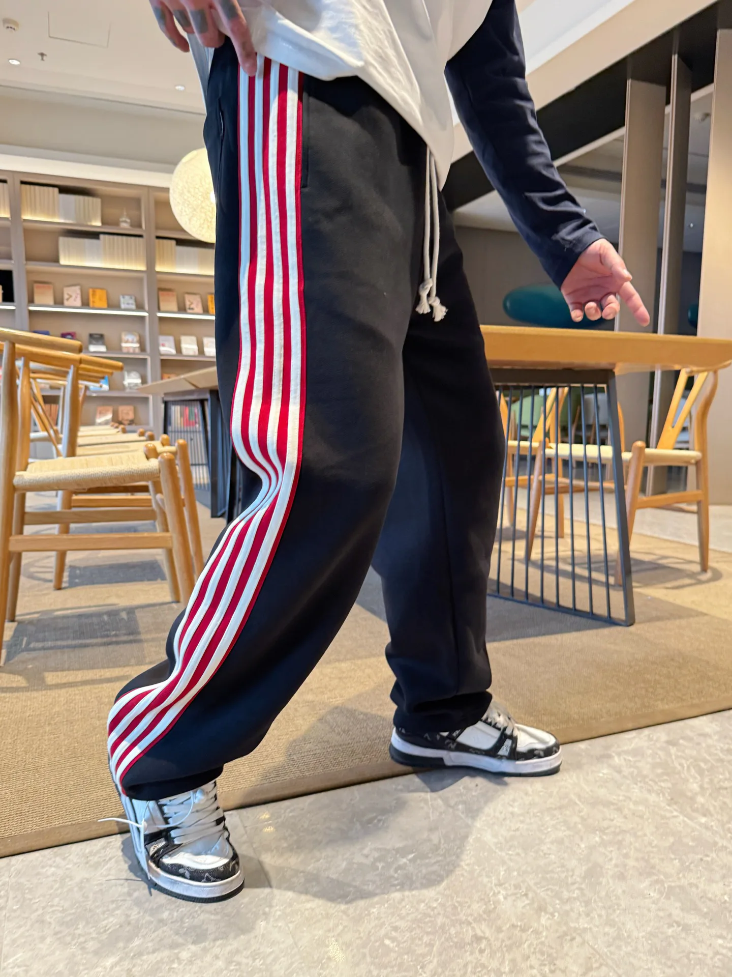 Men's Trousers BALENCIAGA 18345788