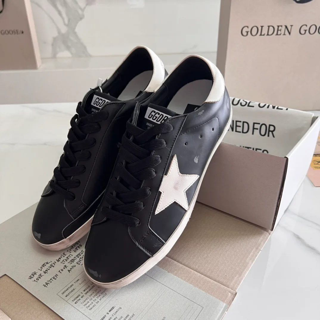 Women's Sneakers GOLDEN GOOSE 16995647
