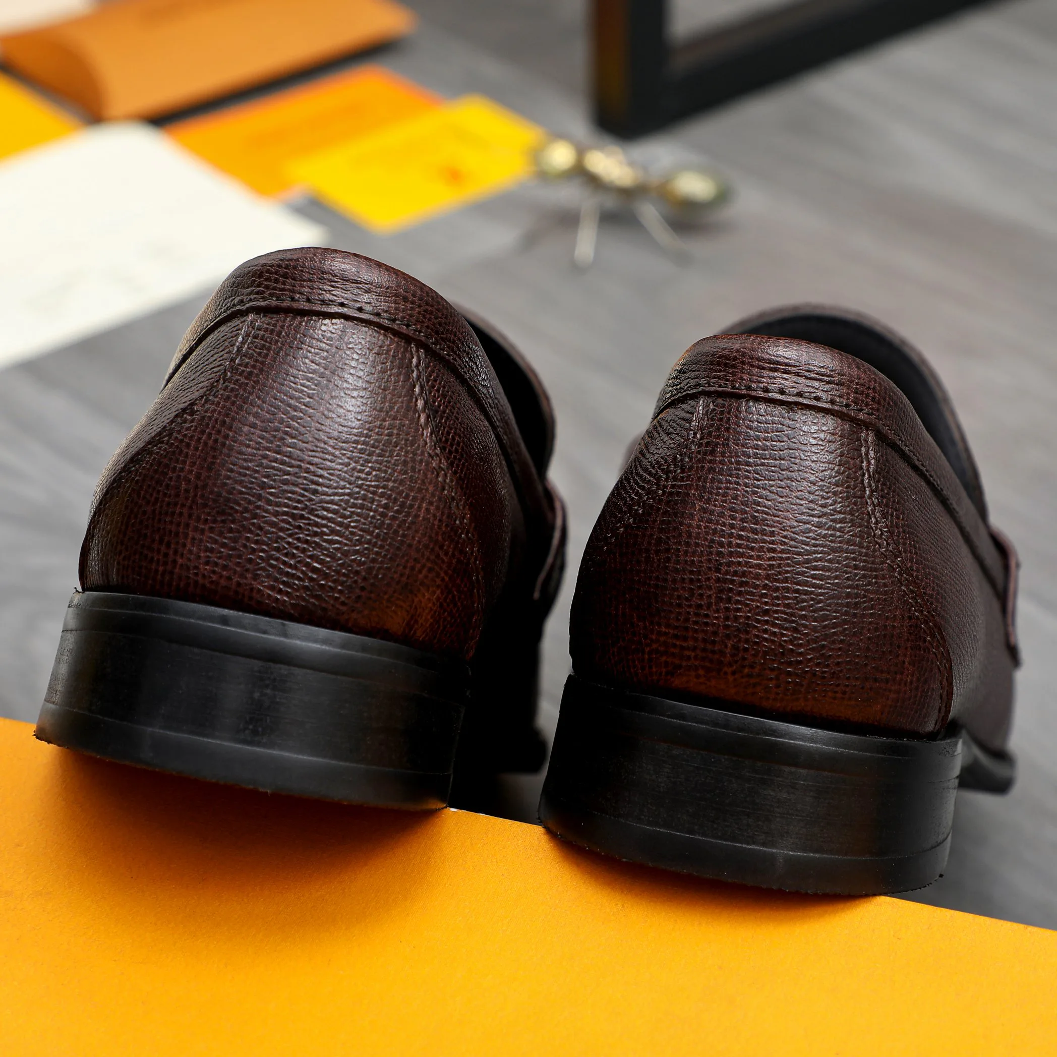 Men's Loafers And Dress Shoes LOUIS VUITTON 17812318