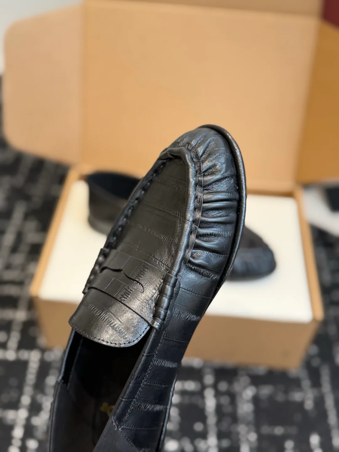 Women's Loafers And Moccasins SAINT LAURENT 18164533