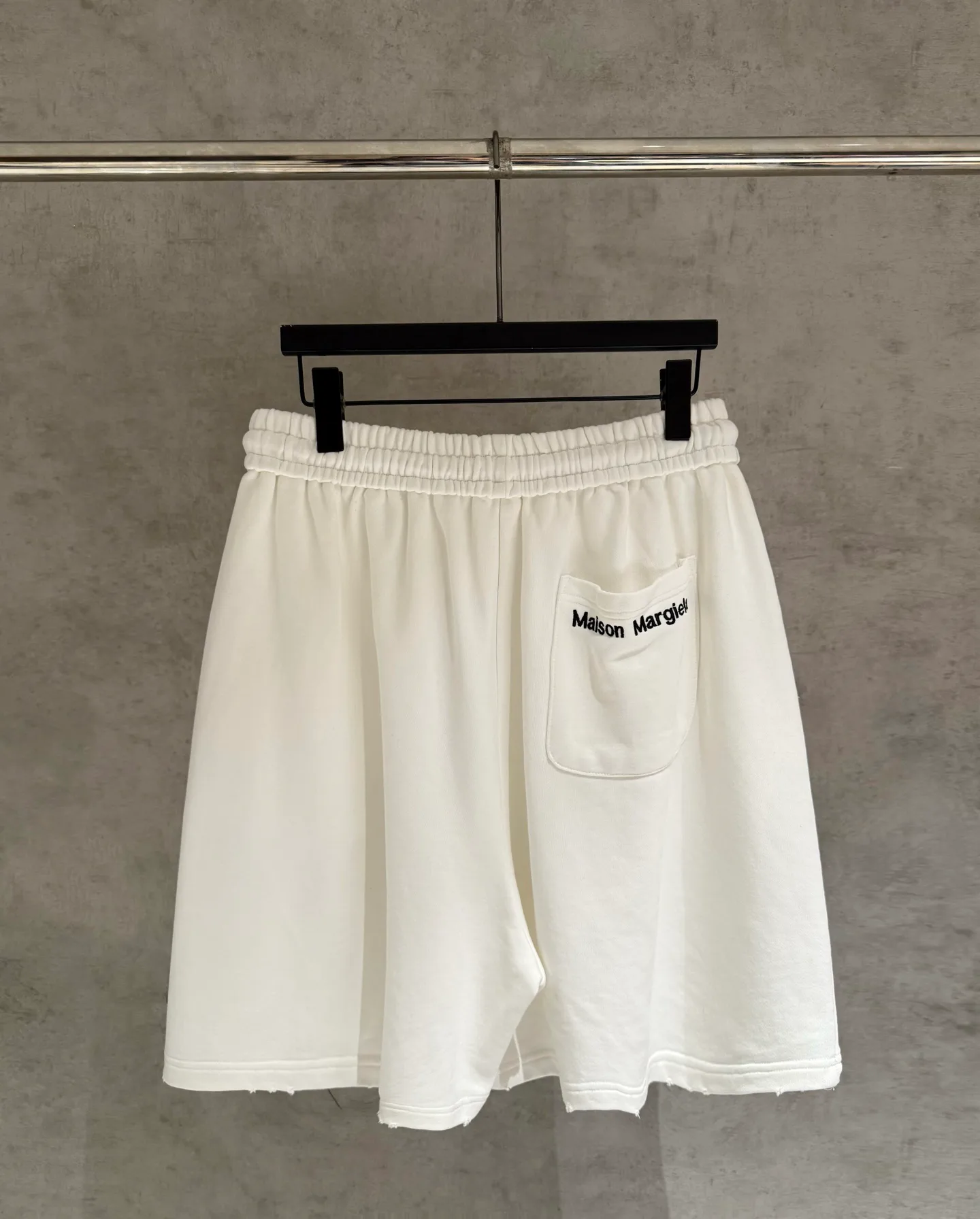 Men's Shorts MAISON MARGIELA 17610087