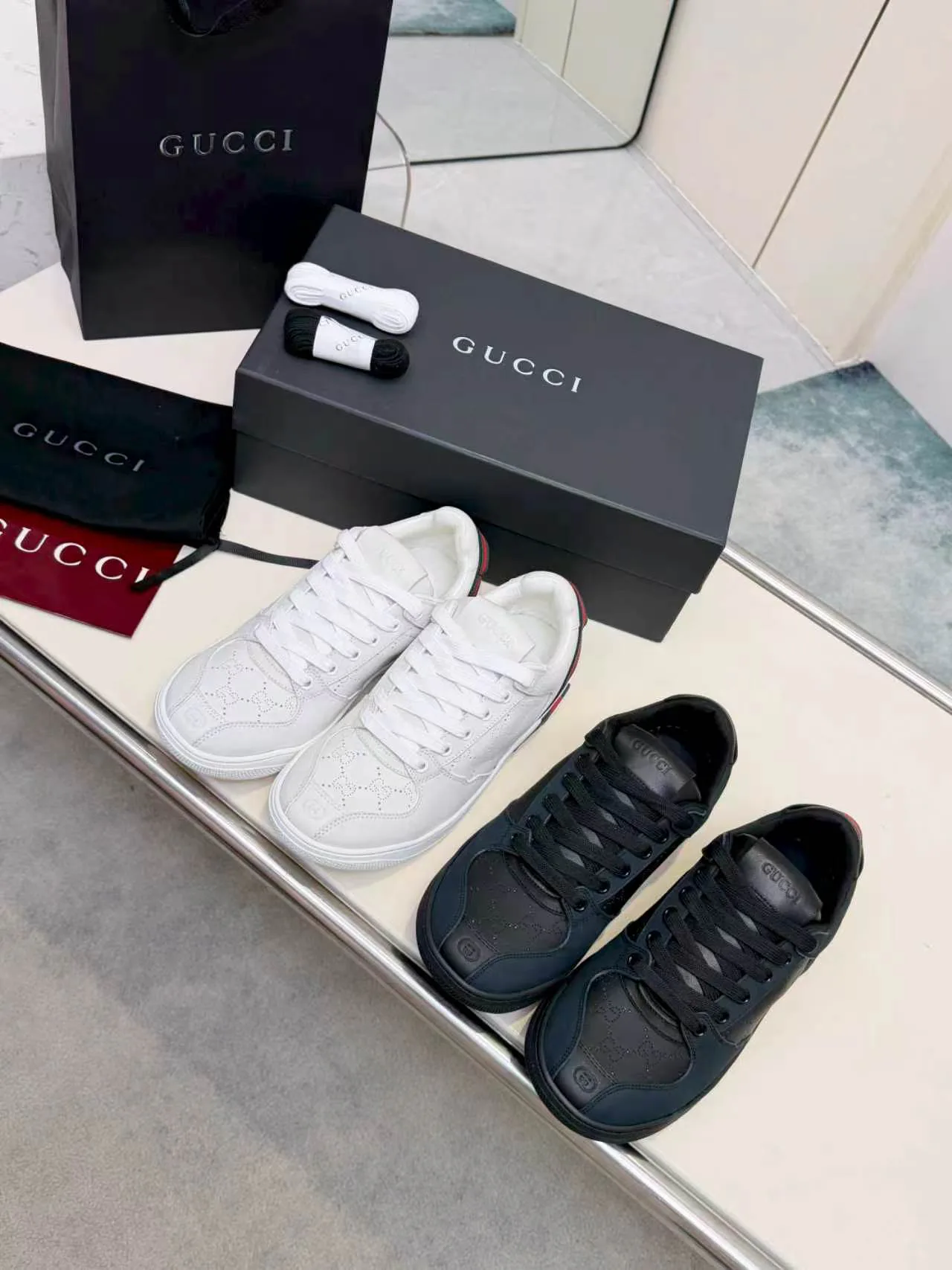 Women's Sneakers GUCCI 18311599