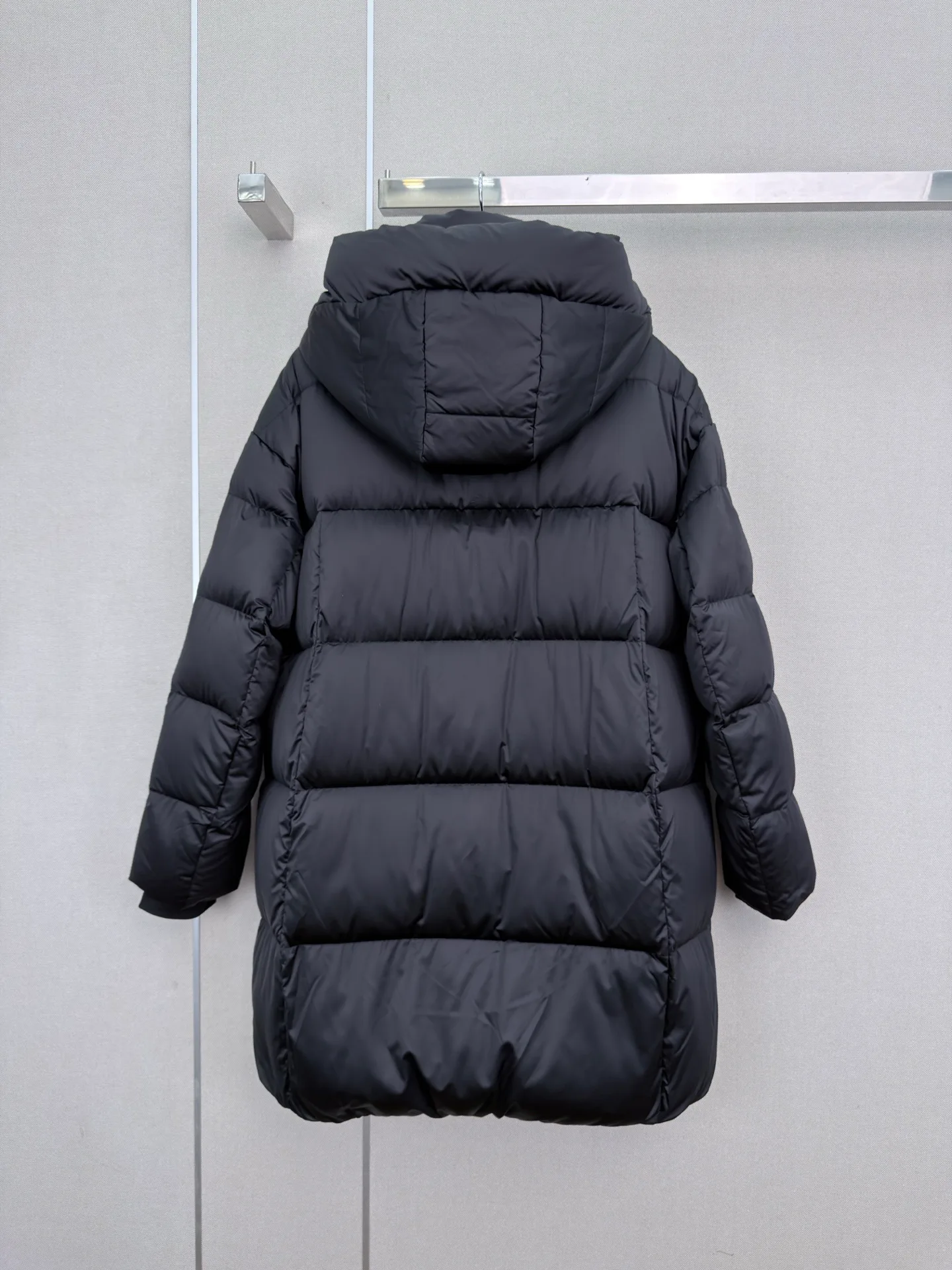 Куртки И Пуховики Женские Prada 18600980