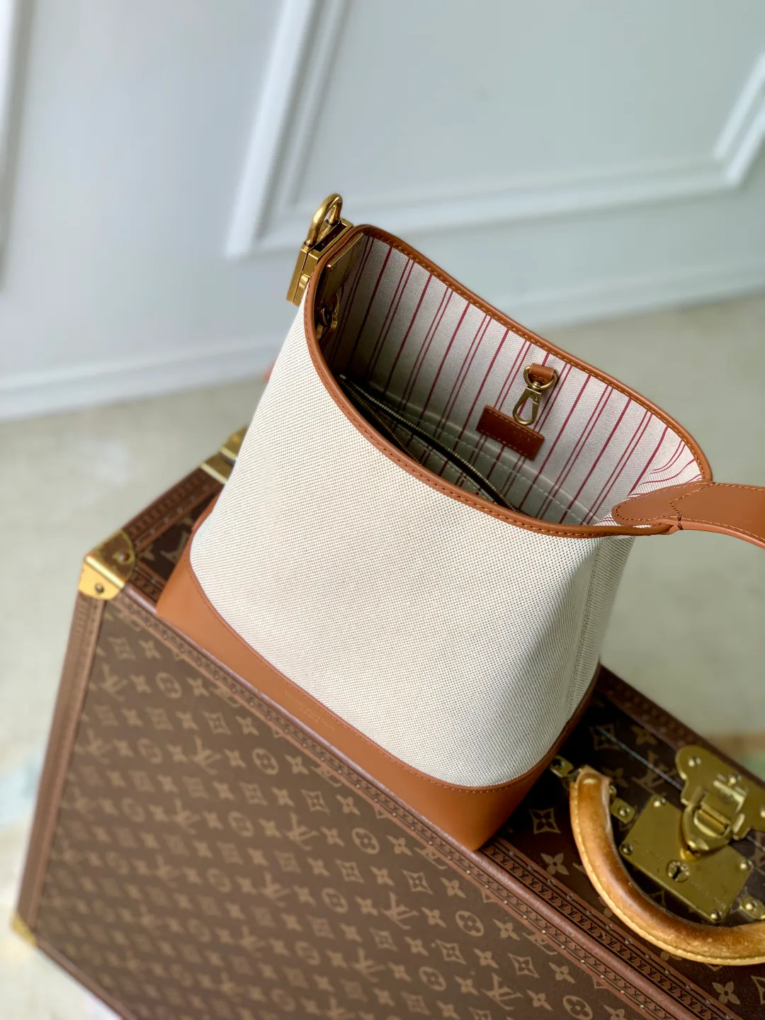 Women's Classic Handbags LOUIS VUITTON 18412585