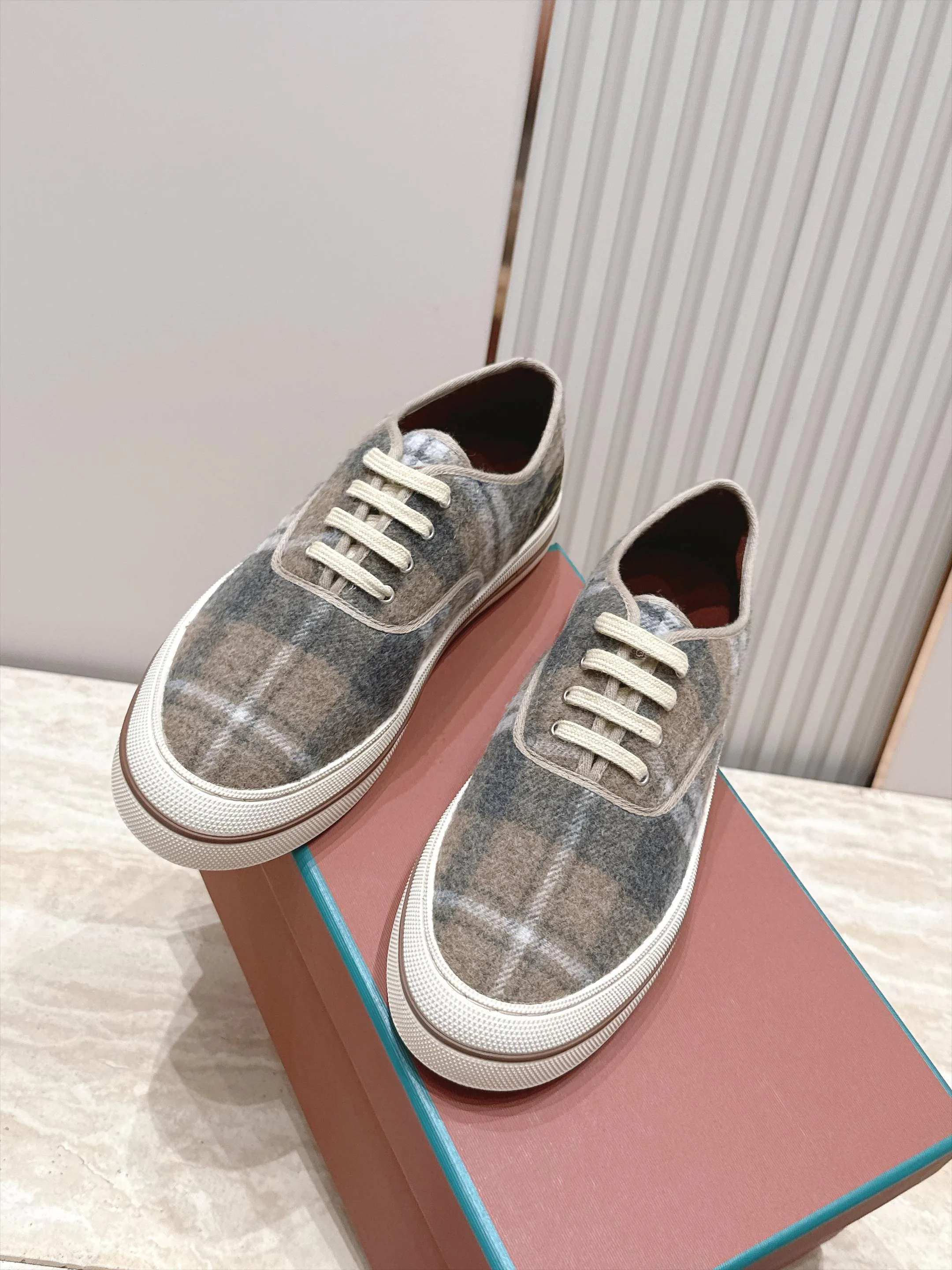 Women's Sneakers LORO PIANA 18285998
