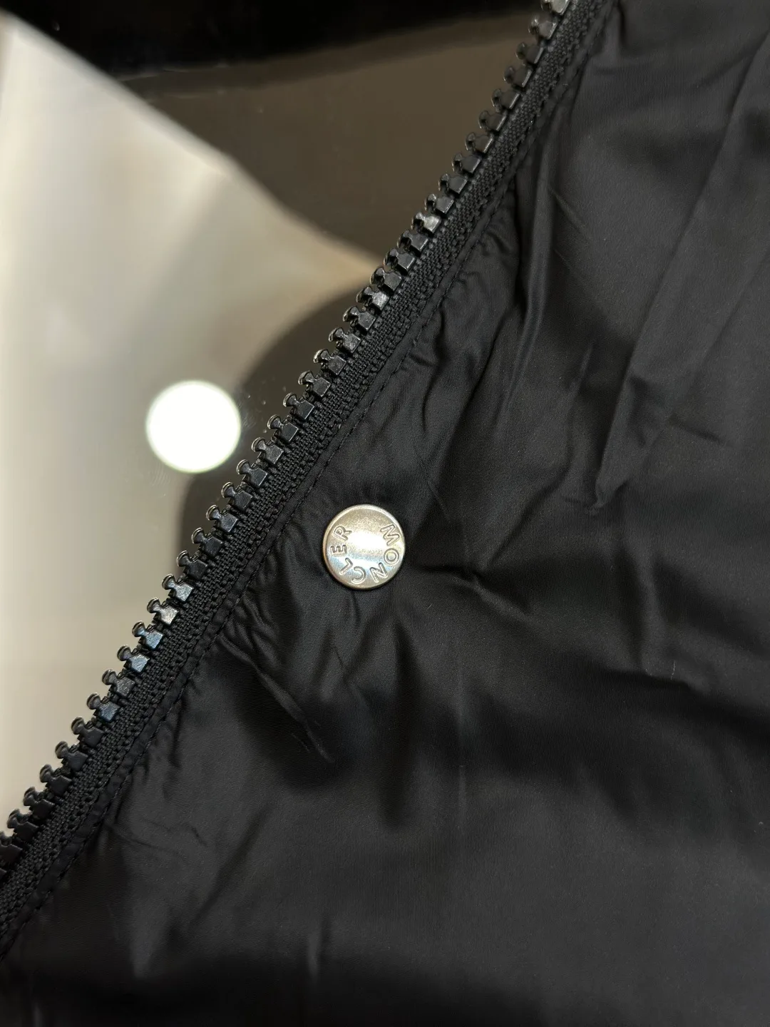 Men's Jackets And Down Jackets MONCLER 18260879