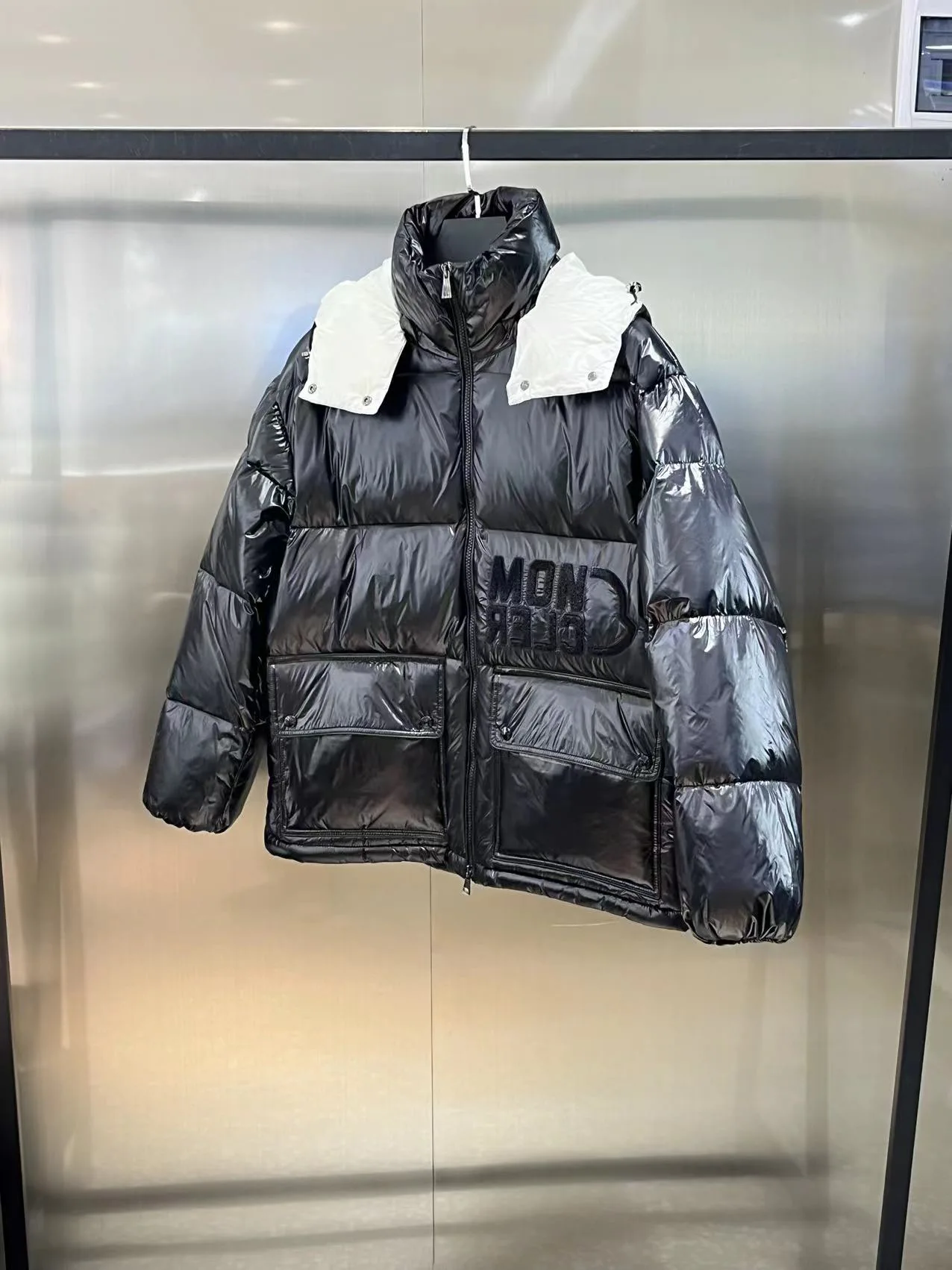 Men's Jackets And Down Jackets MONCLER 18392256