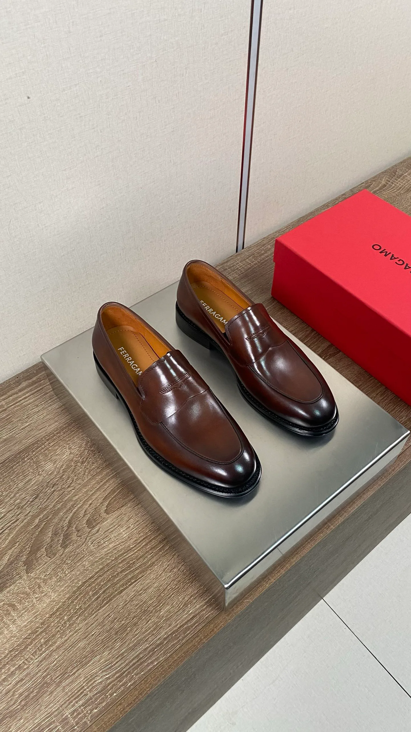 Men's Loafers And Dress Shoes SALVATORE FERRAGAMO 18078702