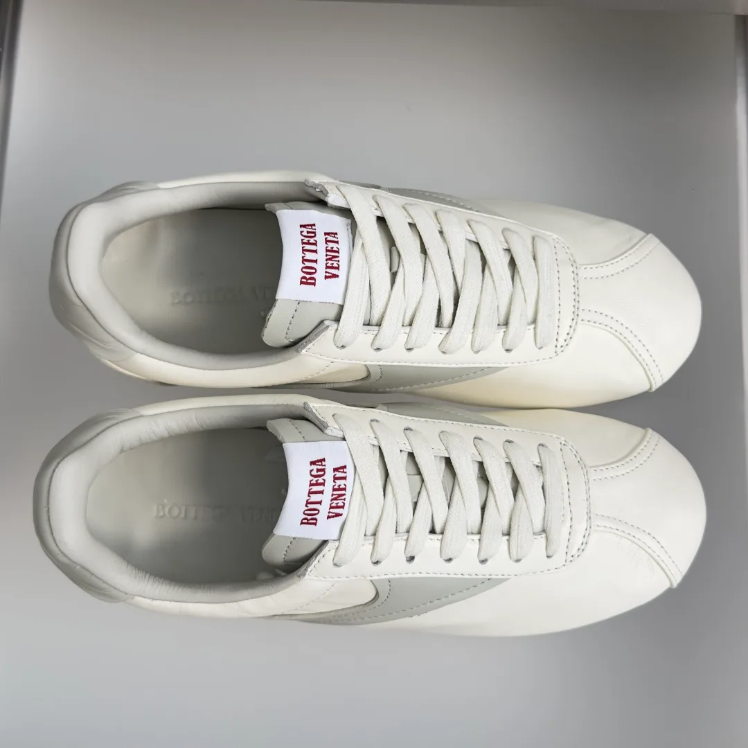 Women's Sneakers BOTTEGA VENETA 18125571