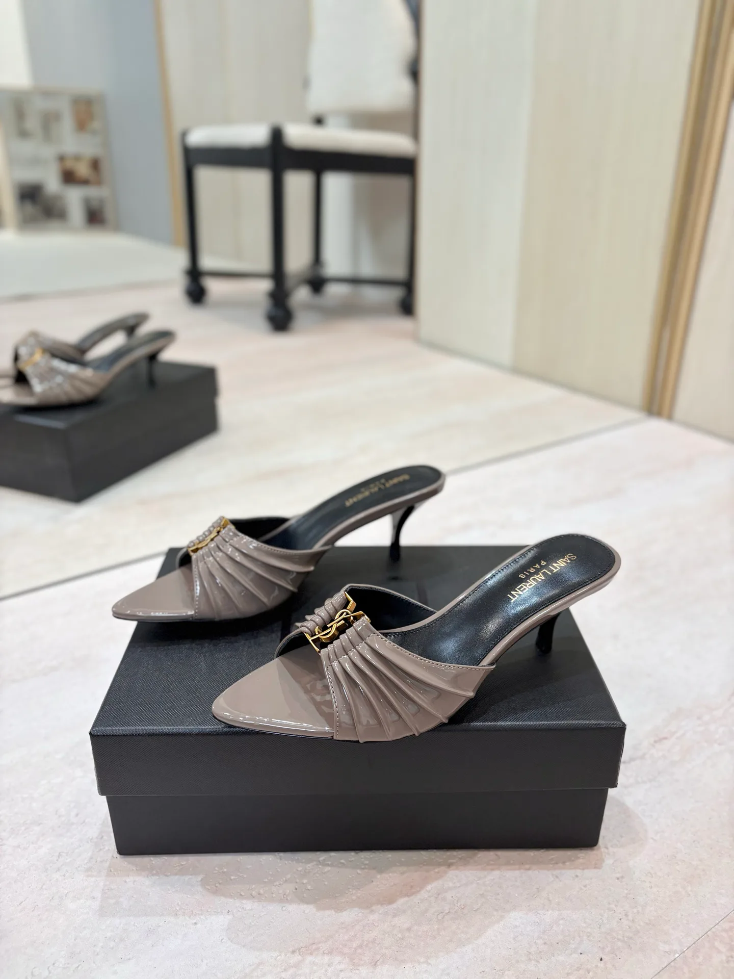 Women's Mules And Clogs SAINT LAURENT 17476078