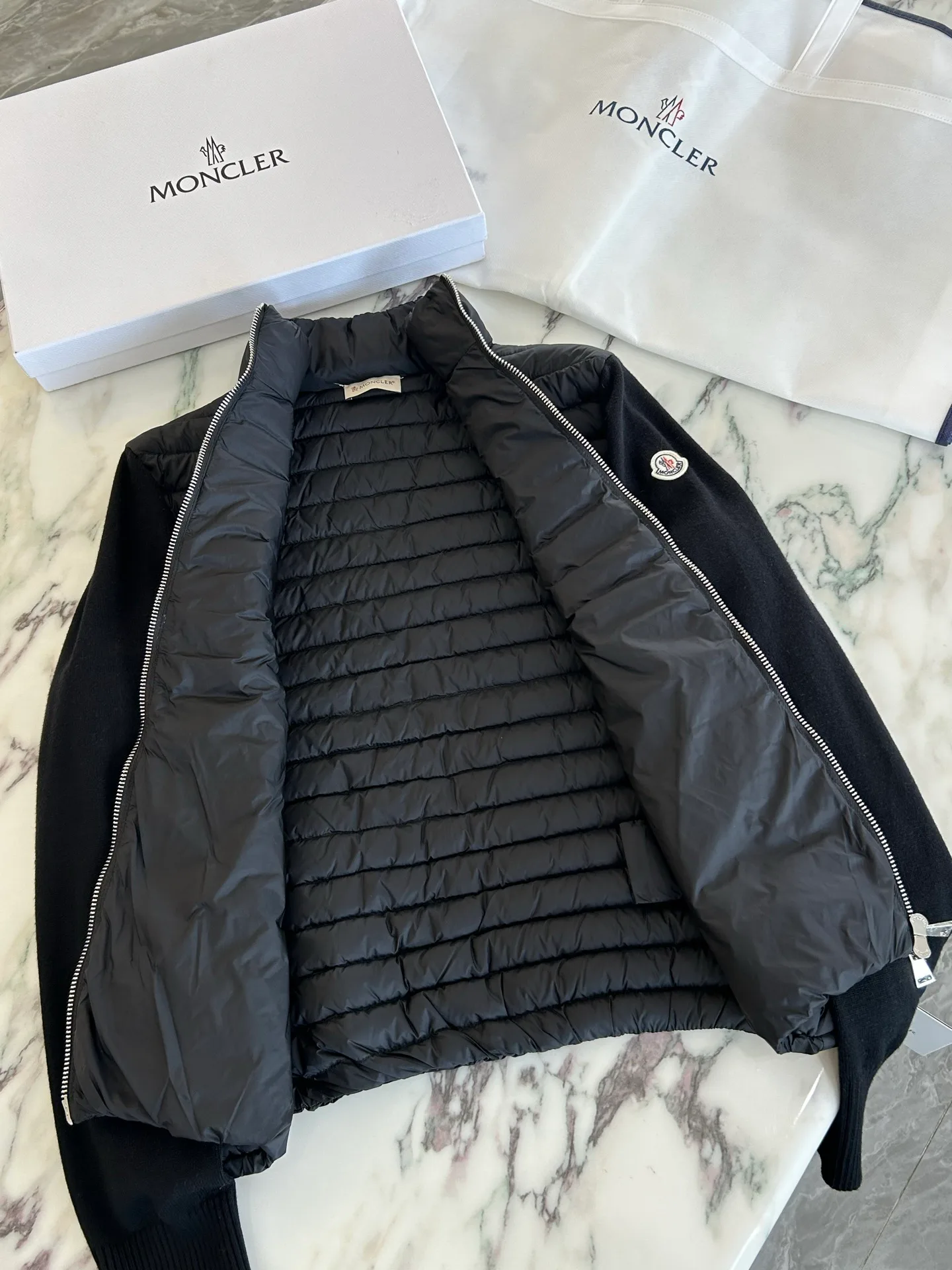 Men's Jumpers And Sweaters MONCLER 18330328