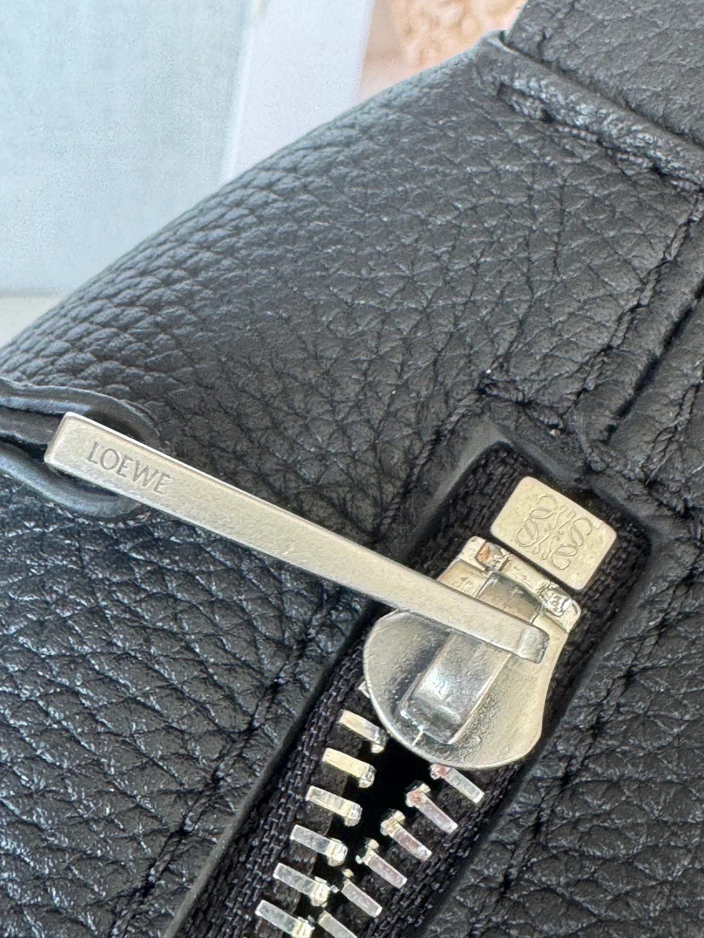 Women's Classic Handbags LOEWE 18177576