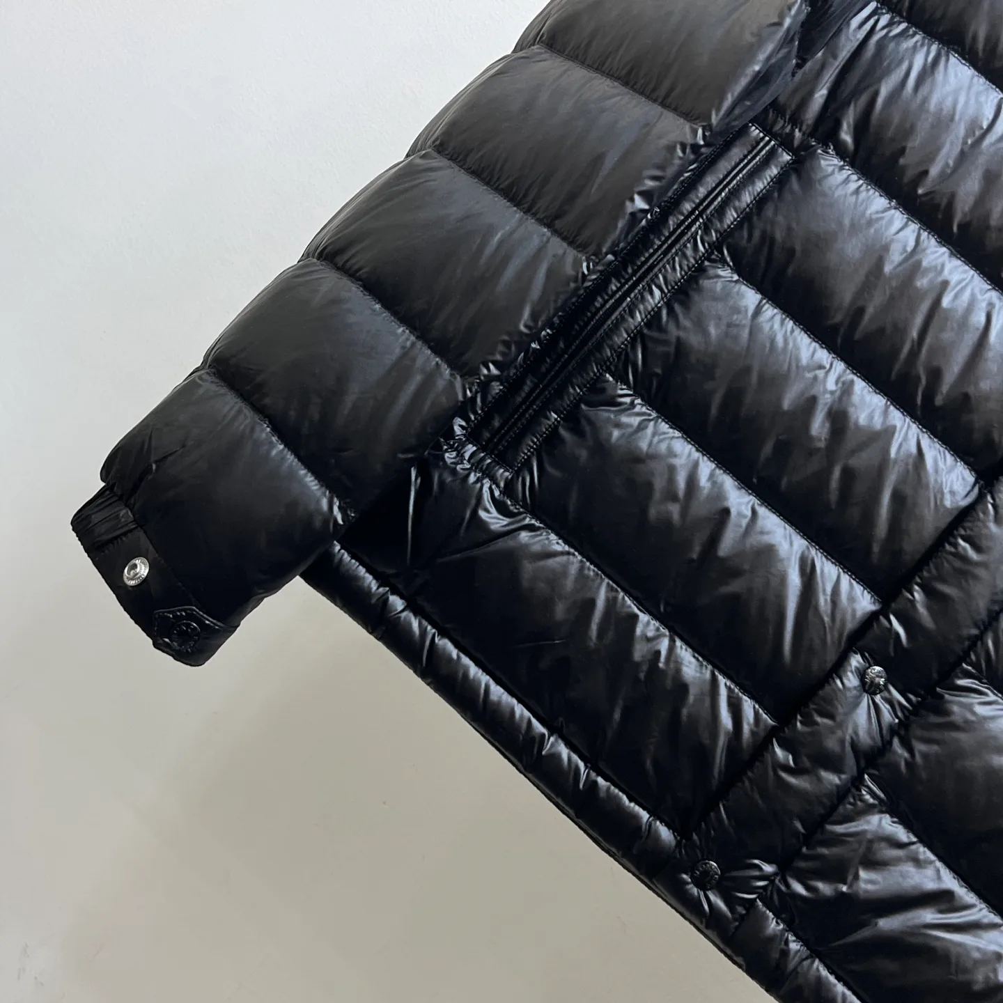 Women's Jackets And Down Jackets MONCLER 18048015