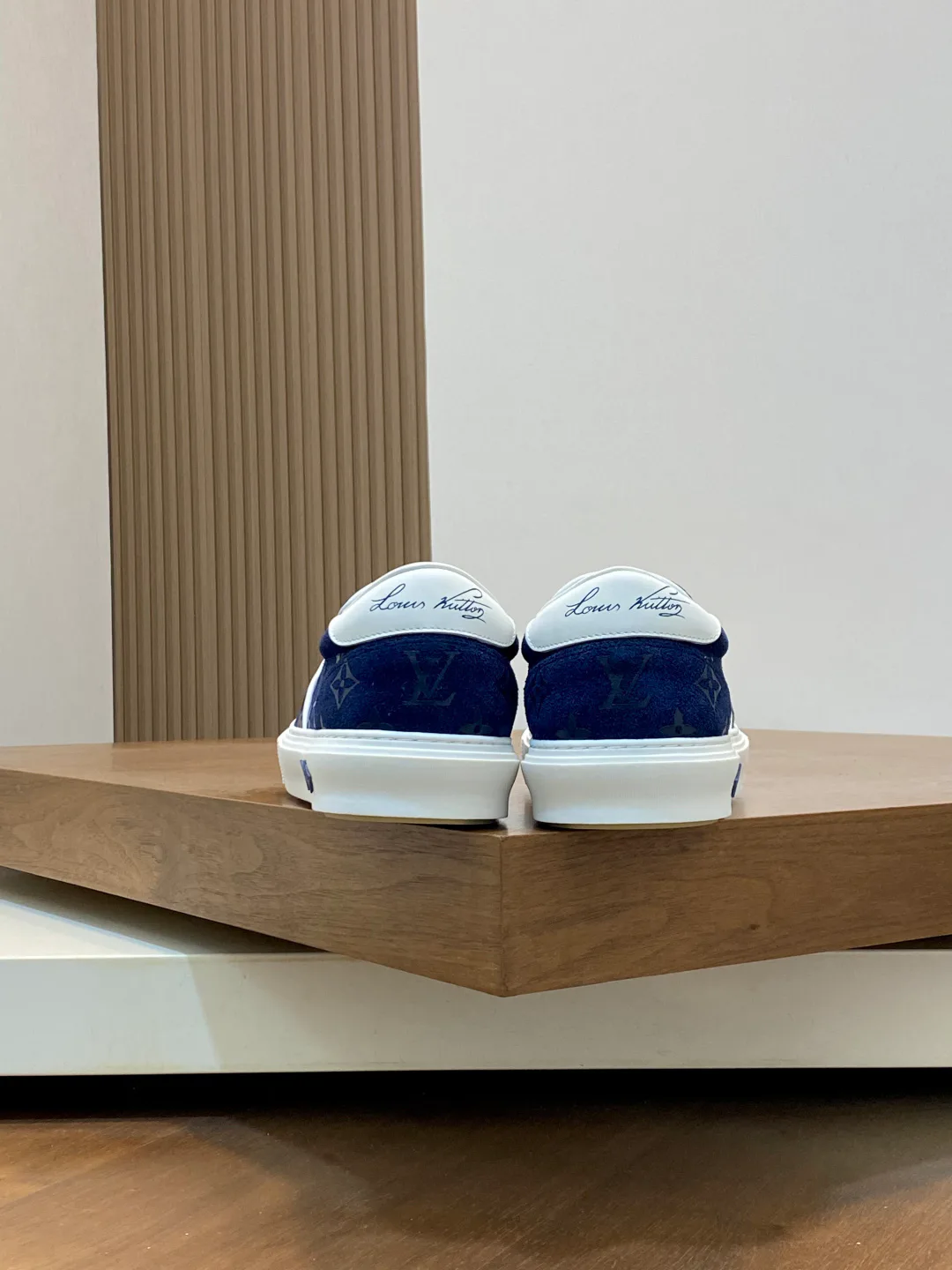 Men's Sneakers LOUIS VUITTON 17934202