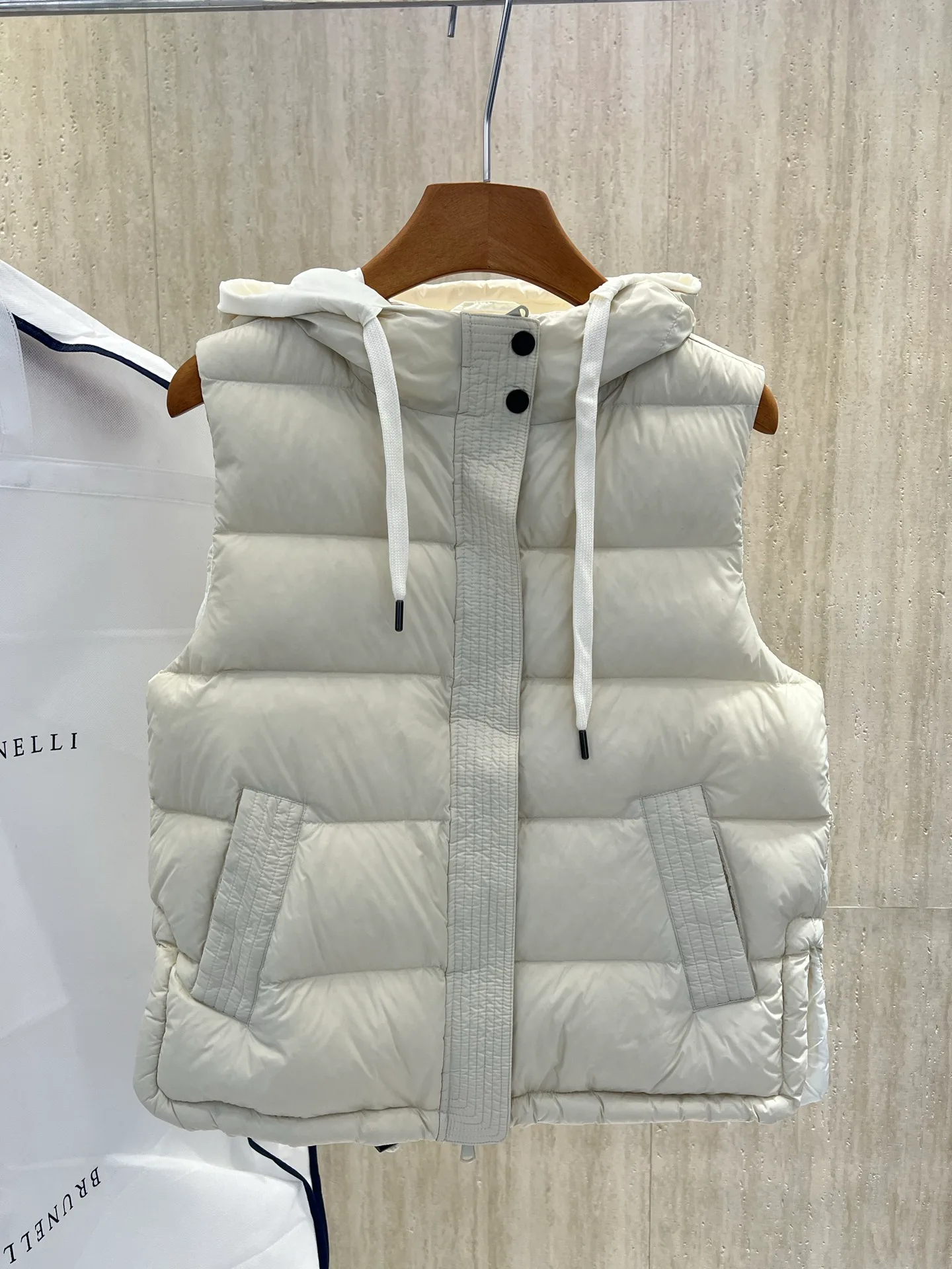 Women's Vests BRUNELLO CUCINELLI 18417988
