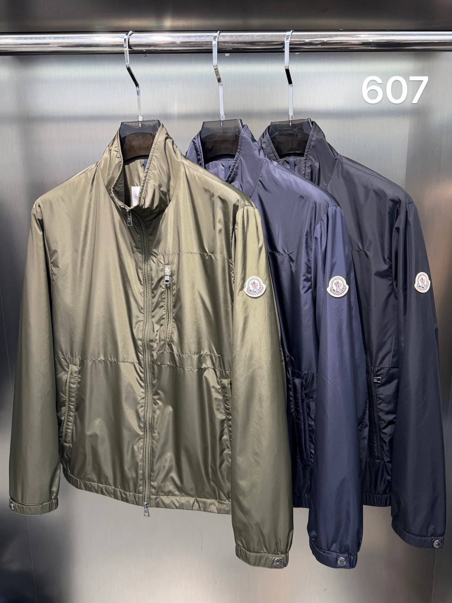 Women's Jackets And Down Jackets MONCLER 18177865