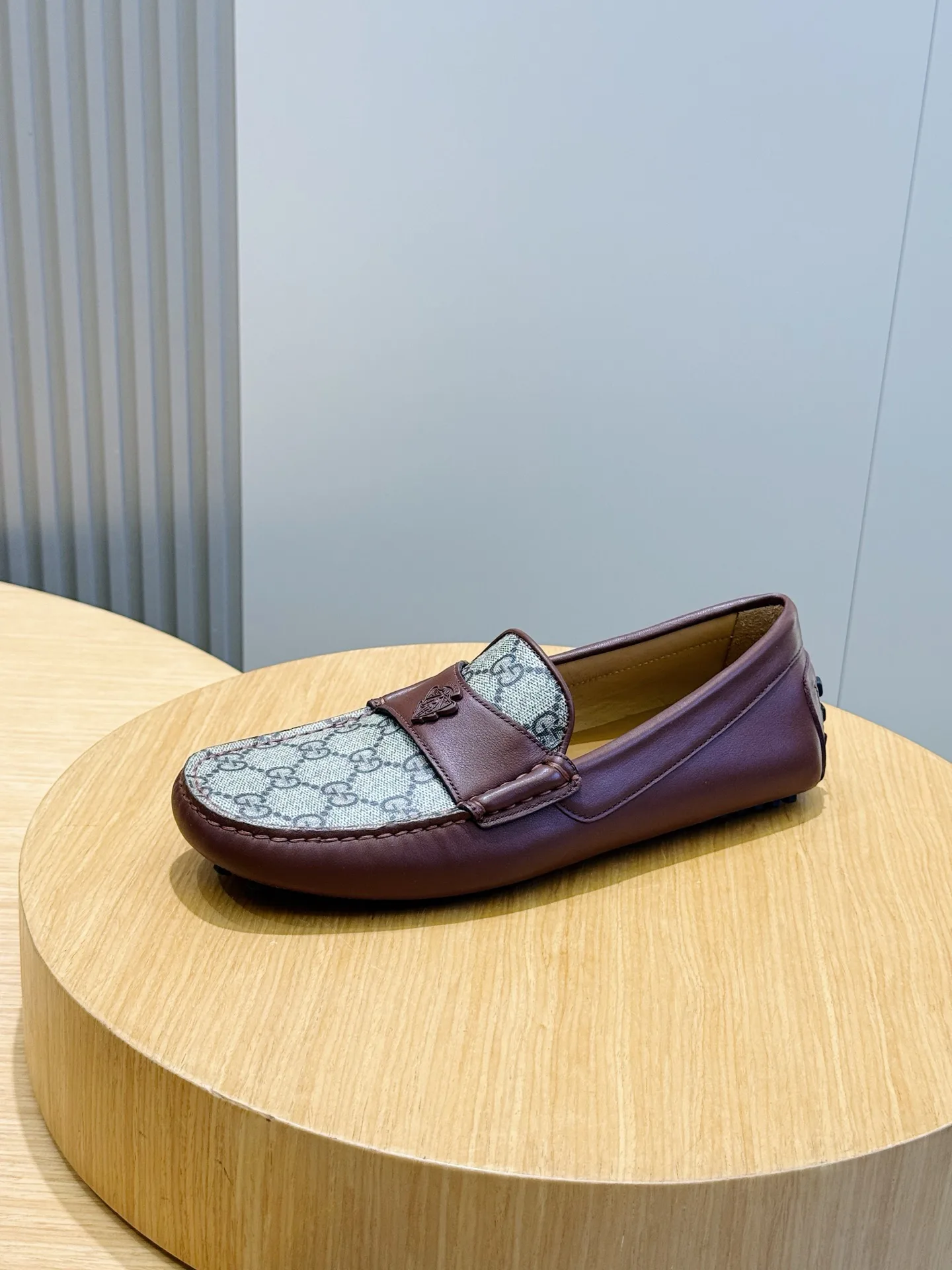 Men's Loafers And Dress Shoes GUCCI 18101430