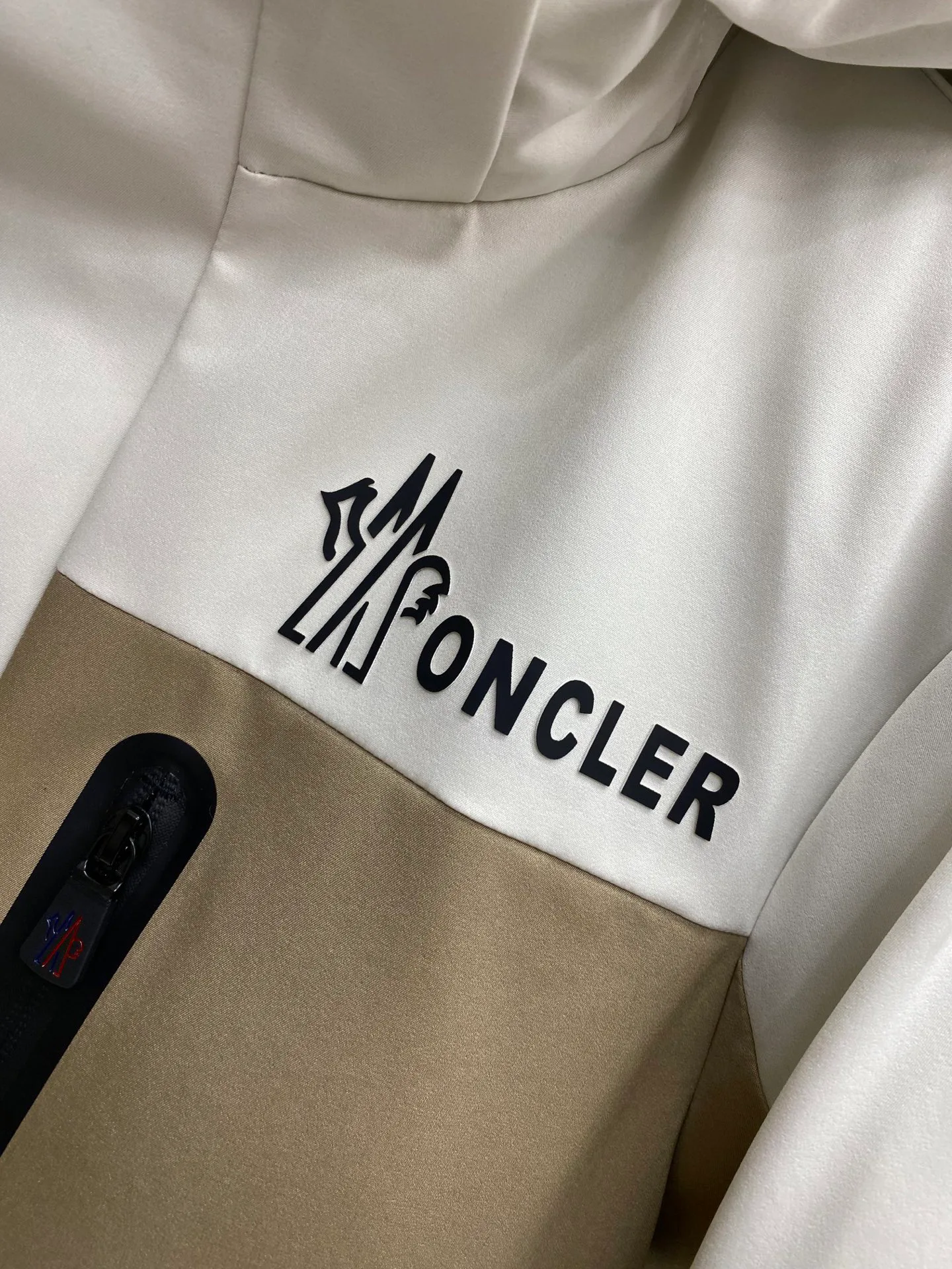 Men's Jackets And Down Jackets MONCLER 18348632