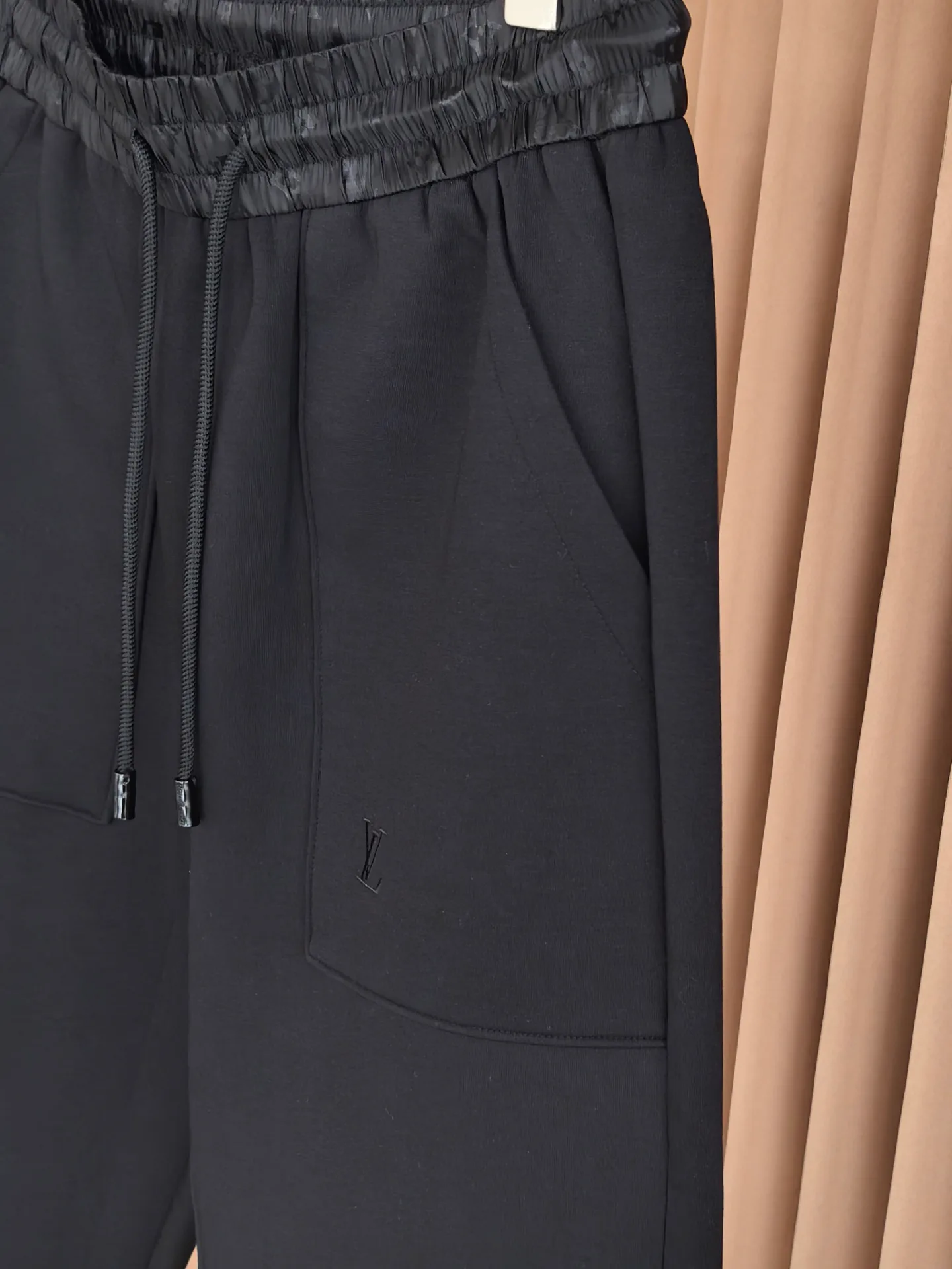 Men's Trousers LOUIS VUITTON 18109328
