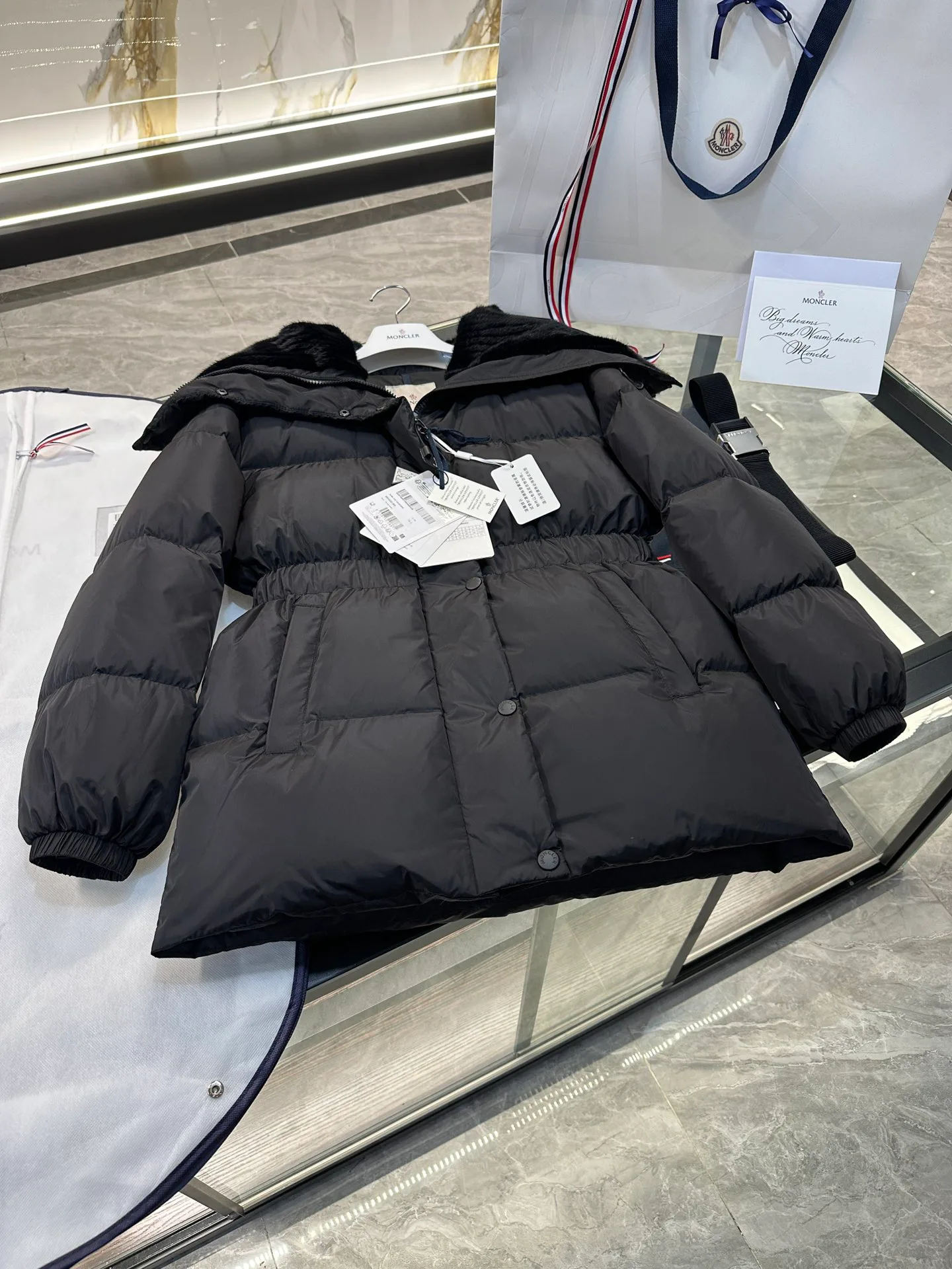 Куртки И Пуховики Женские Moncler 18606714