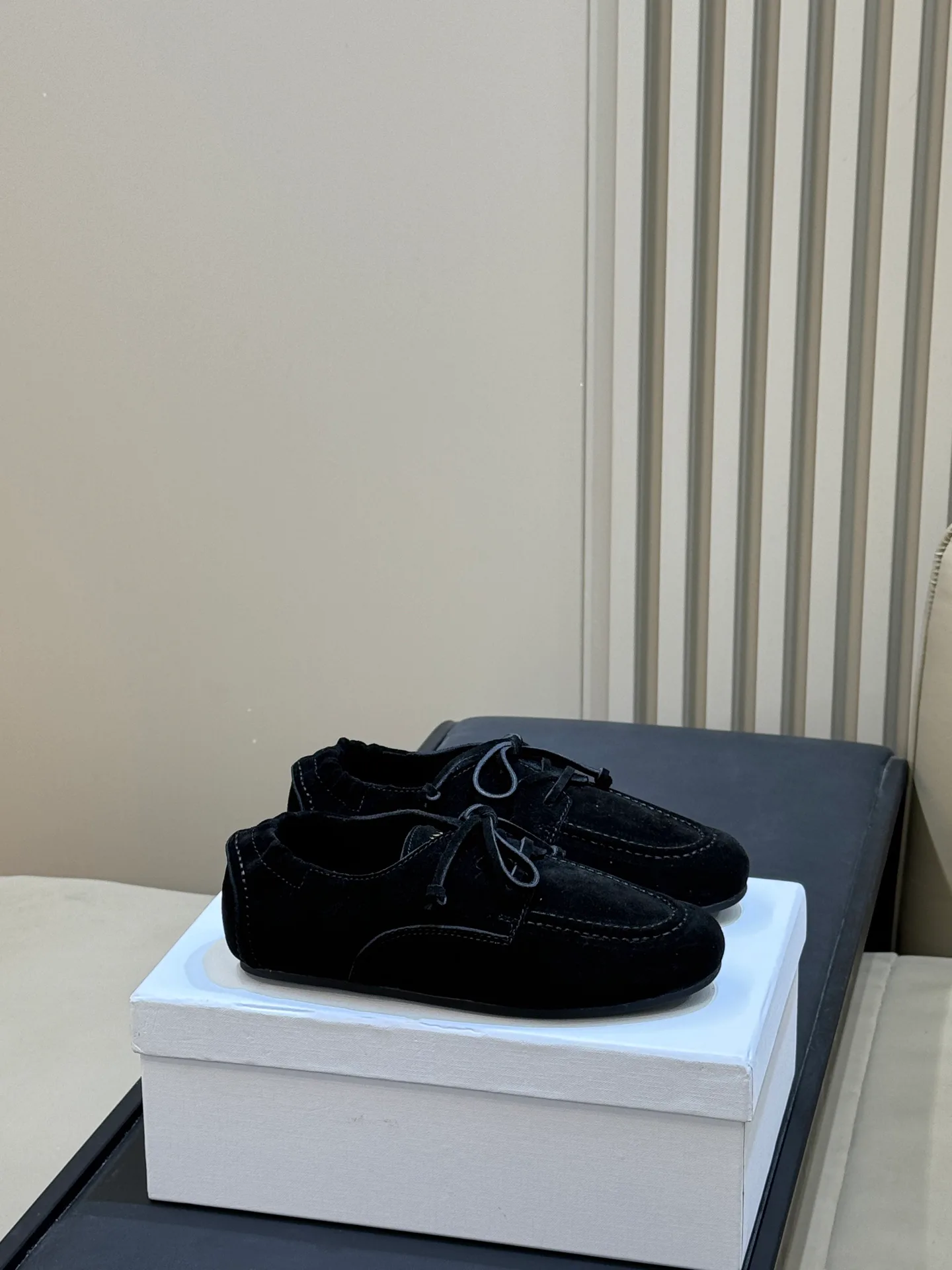 Women's Loafers And Moccasins CELINE 18073384