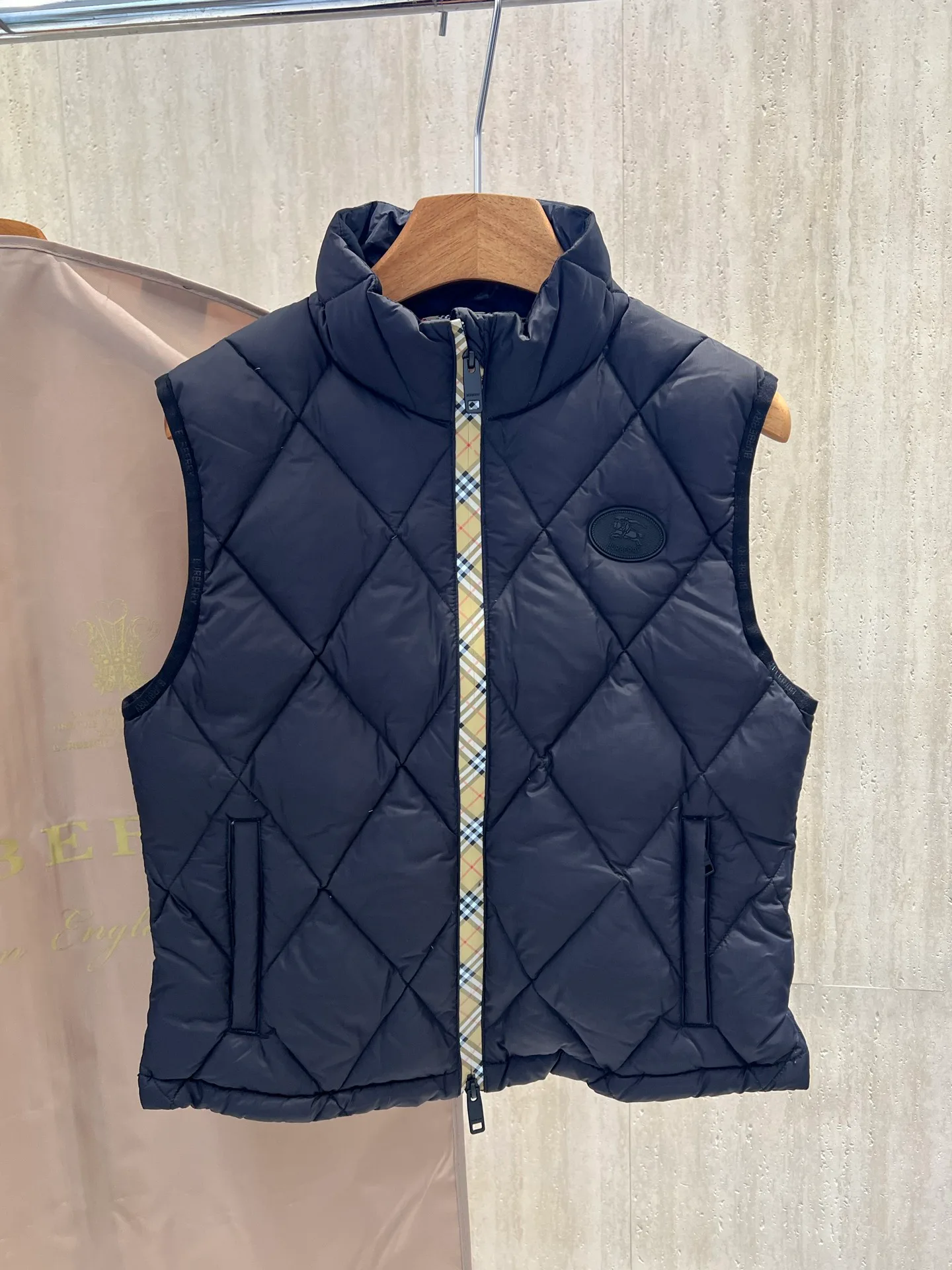 Men's Vests BURBERRY 18231676