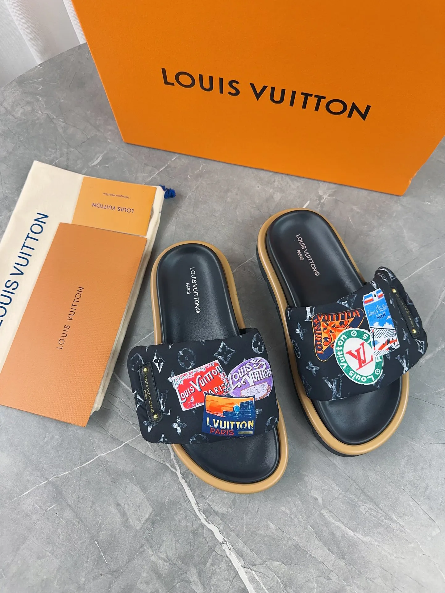Women's Flip-Flops LOUIS VUITTON 17803858