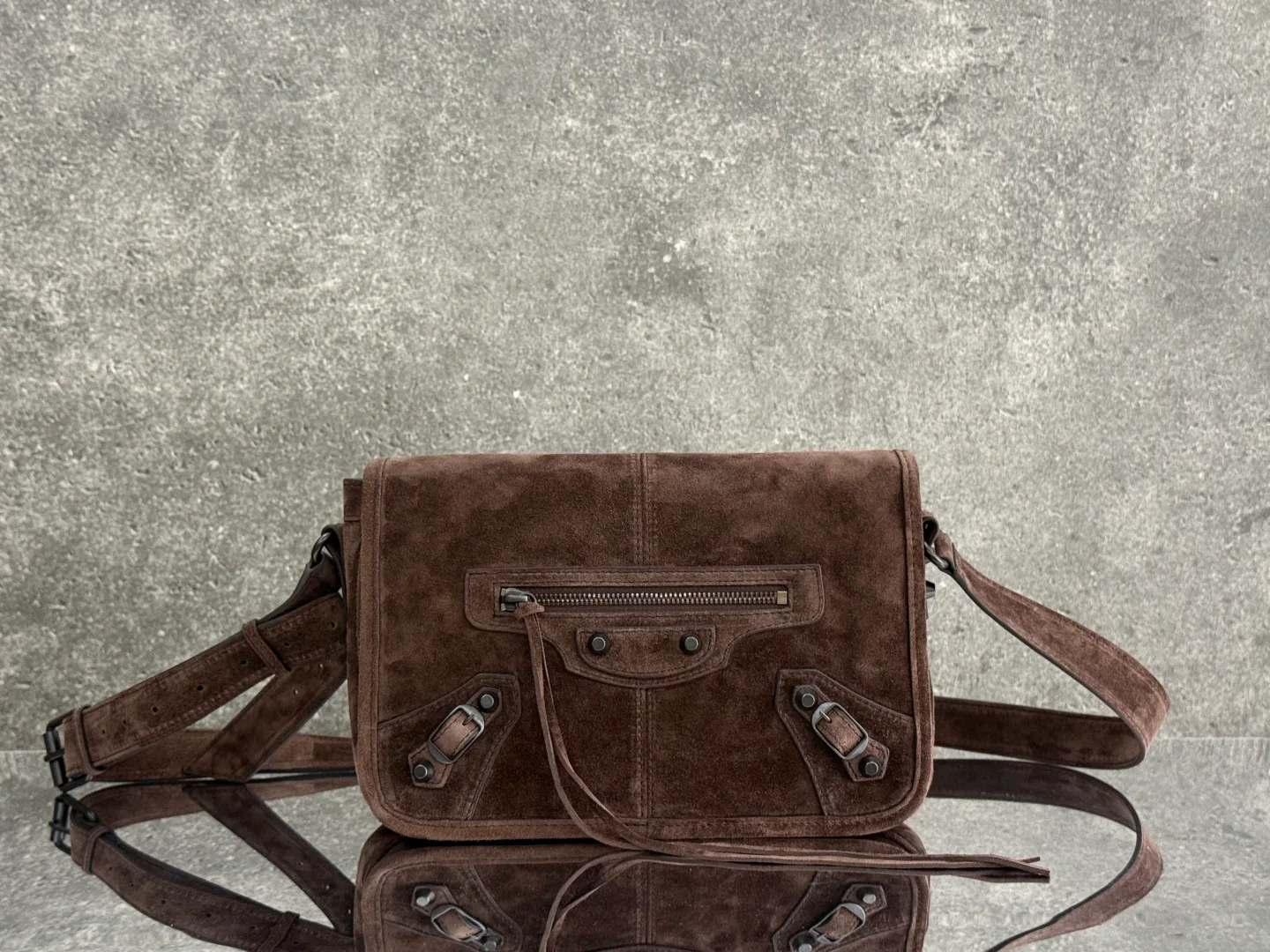Сумки На Ремне Женские Balenciaga 18608623