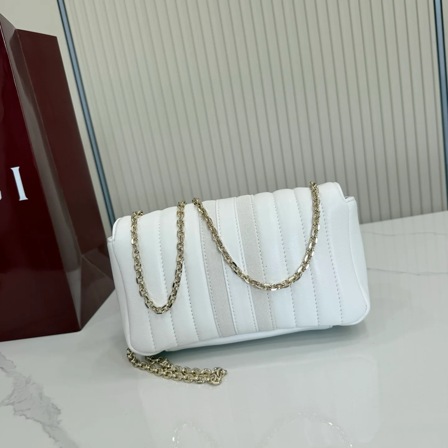 Women's Classic Handbags GUCCI 17872482