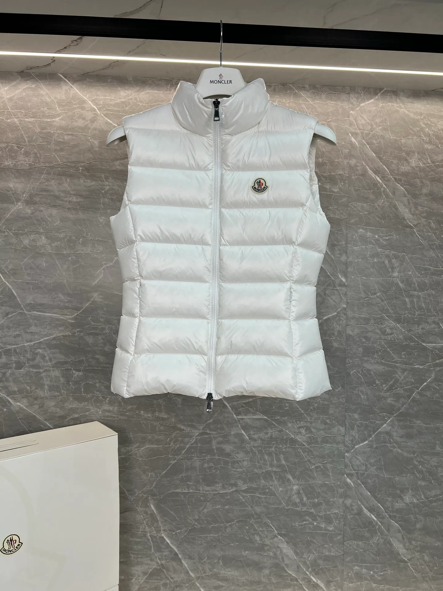 Women's Vests MONCLER 18111346