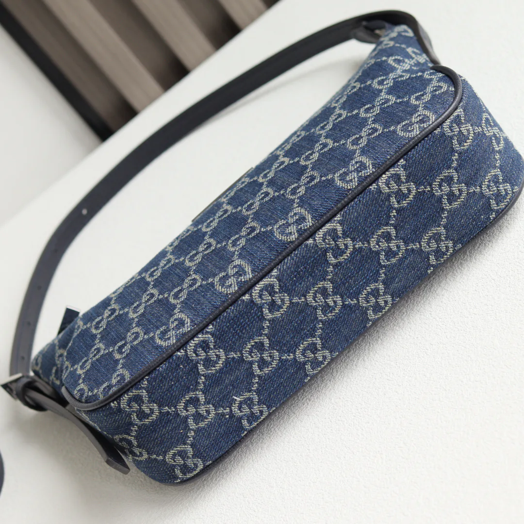 Women's Shoulder Bags GUCCI 17947868