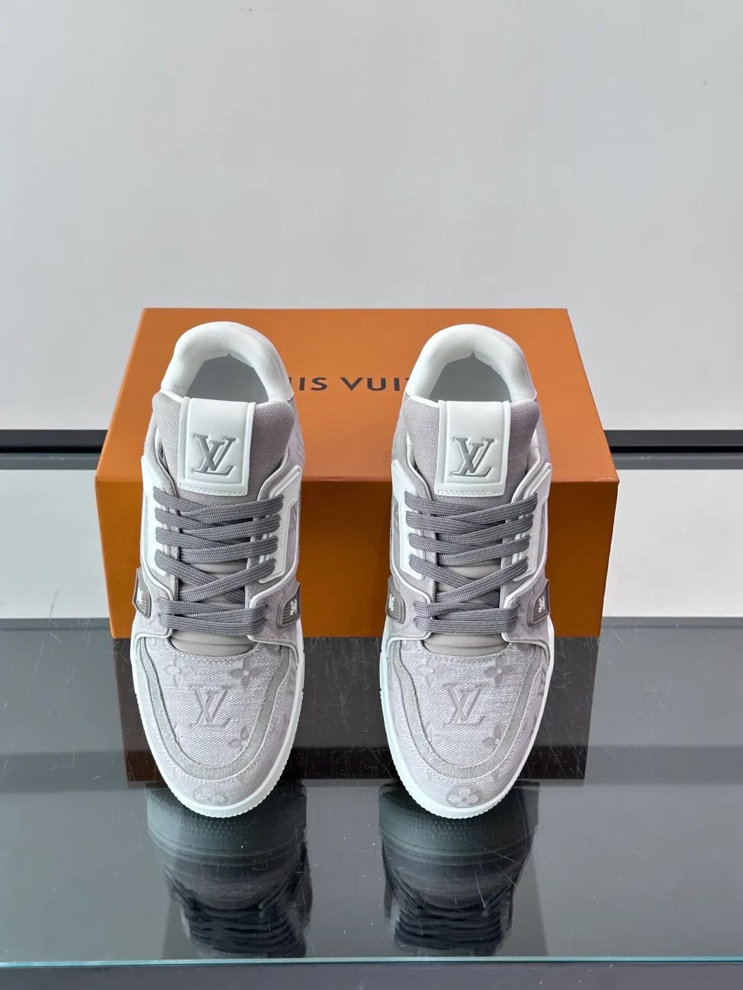 Men's Sneakers LOUIS VUITTON 17982449