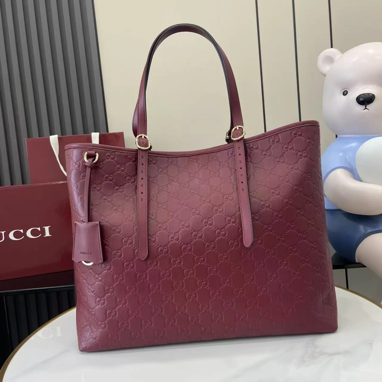 Women's Classic Handbags GUCCI 18350144