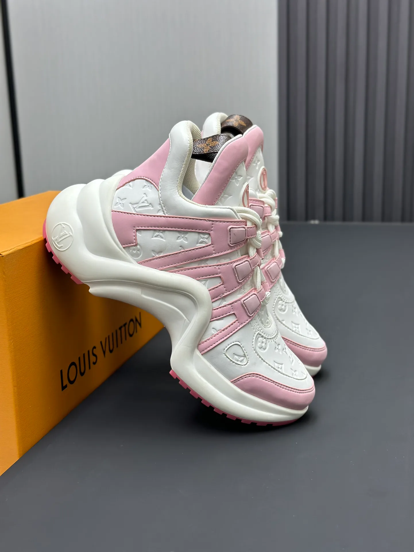 Women's Sneakers LOUIS VUITTON 18211997