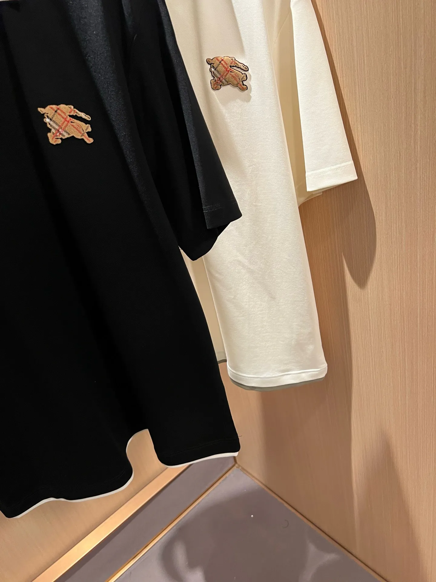Men's Shirts BURBERRY 18243926