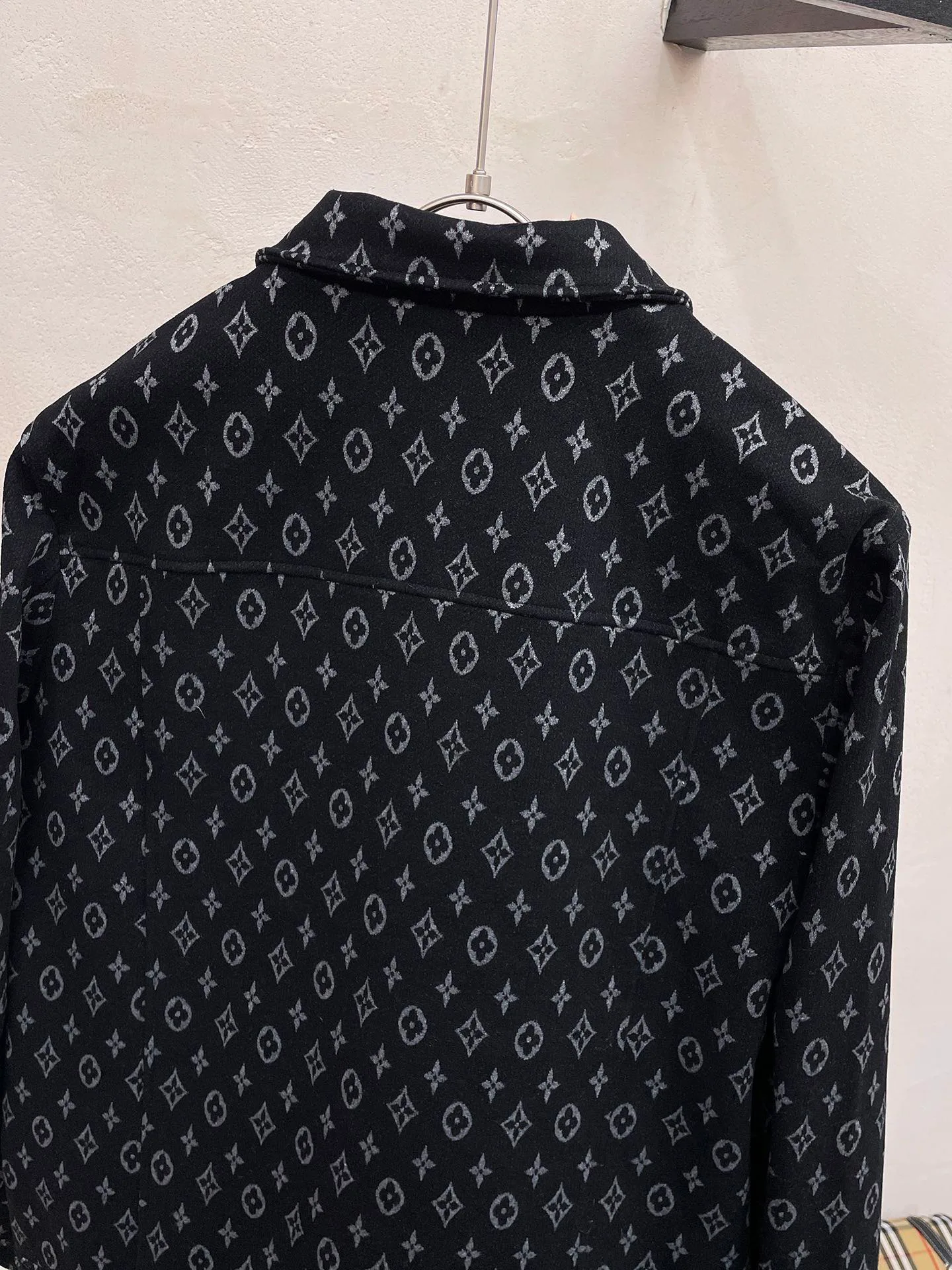 Men's Jackets And Down Jackets LOUIS VUITTON 18197242