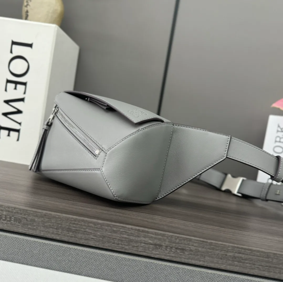 Women's Belt Bags LOEWE 18231891